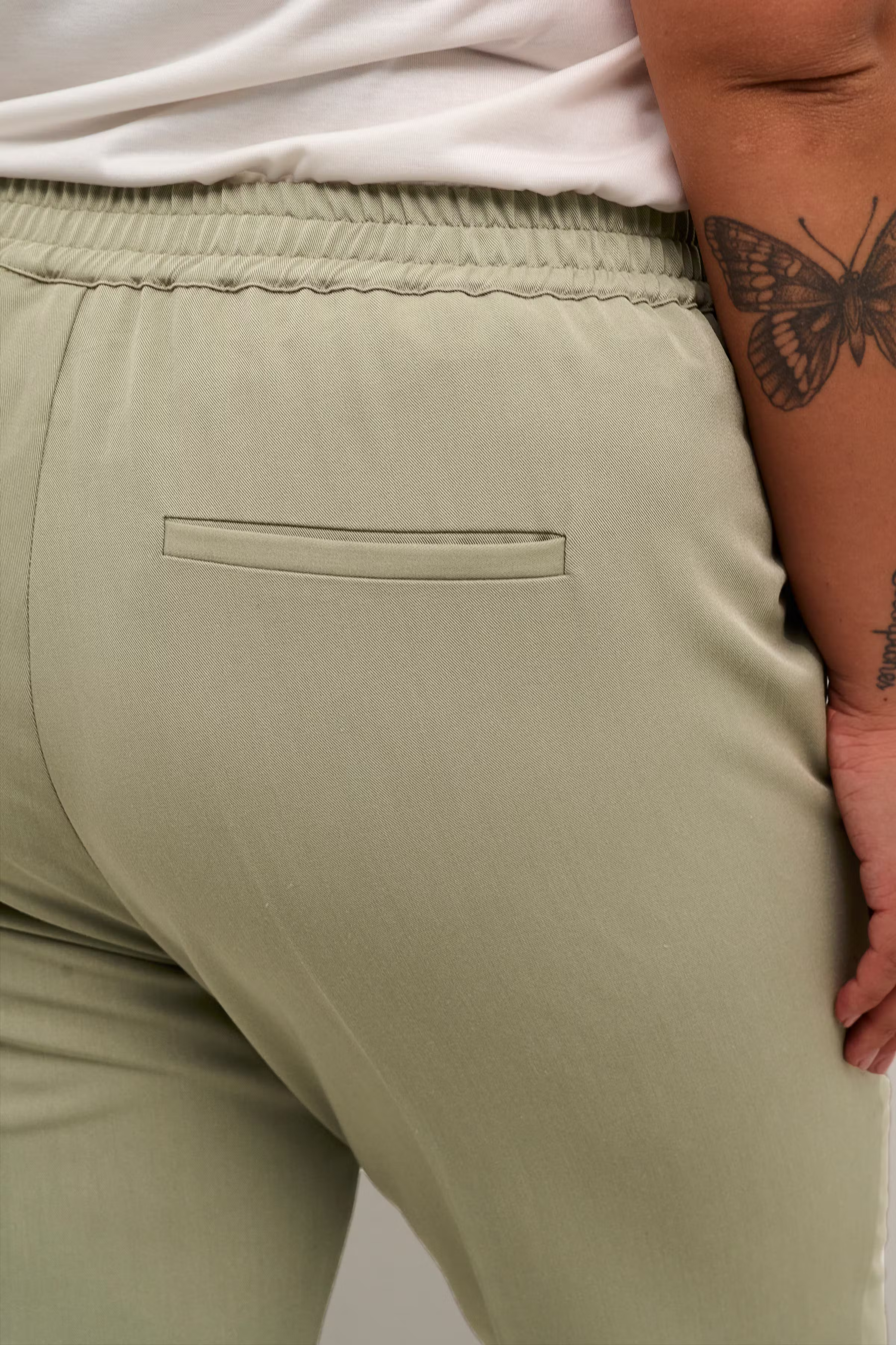 KCsakira Cropped Bukser LOOKBOOK DETAIL 10580650-170613