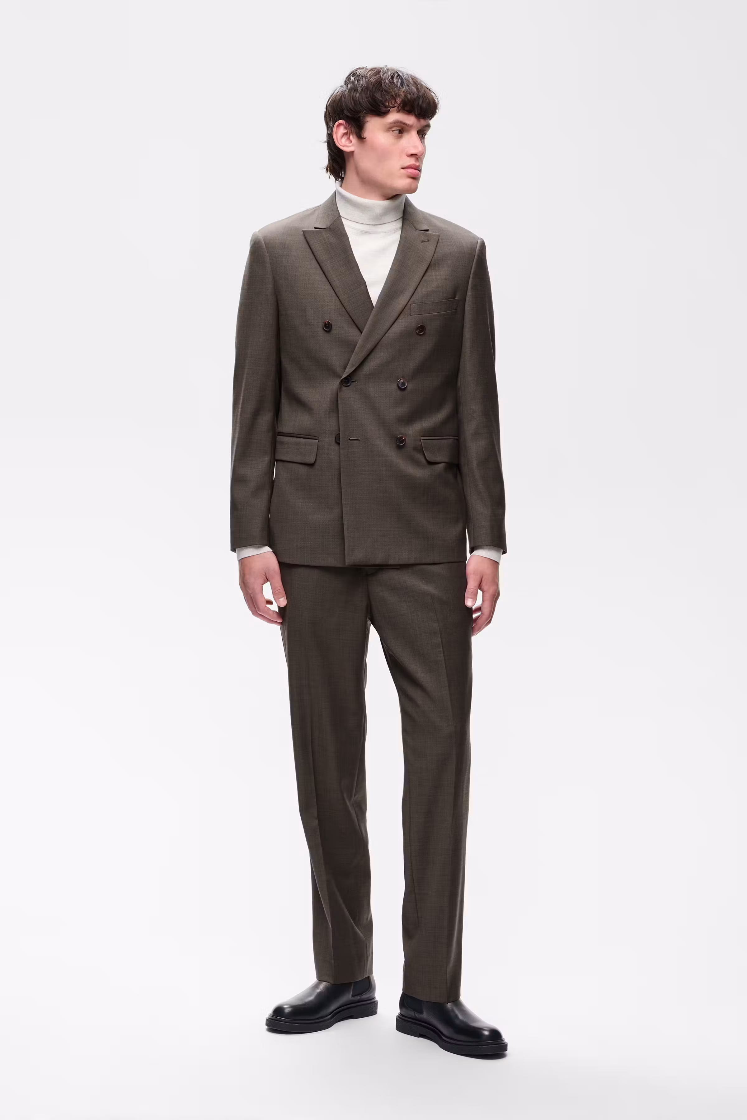 MAwesley Bukser LOOKBOOK FRONT 30209291-190812