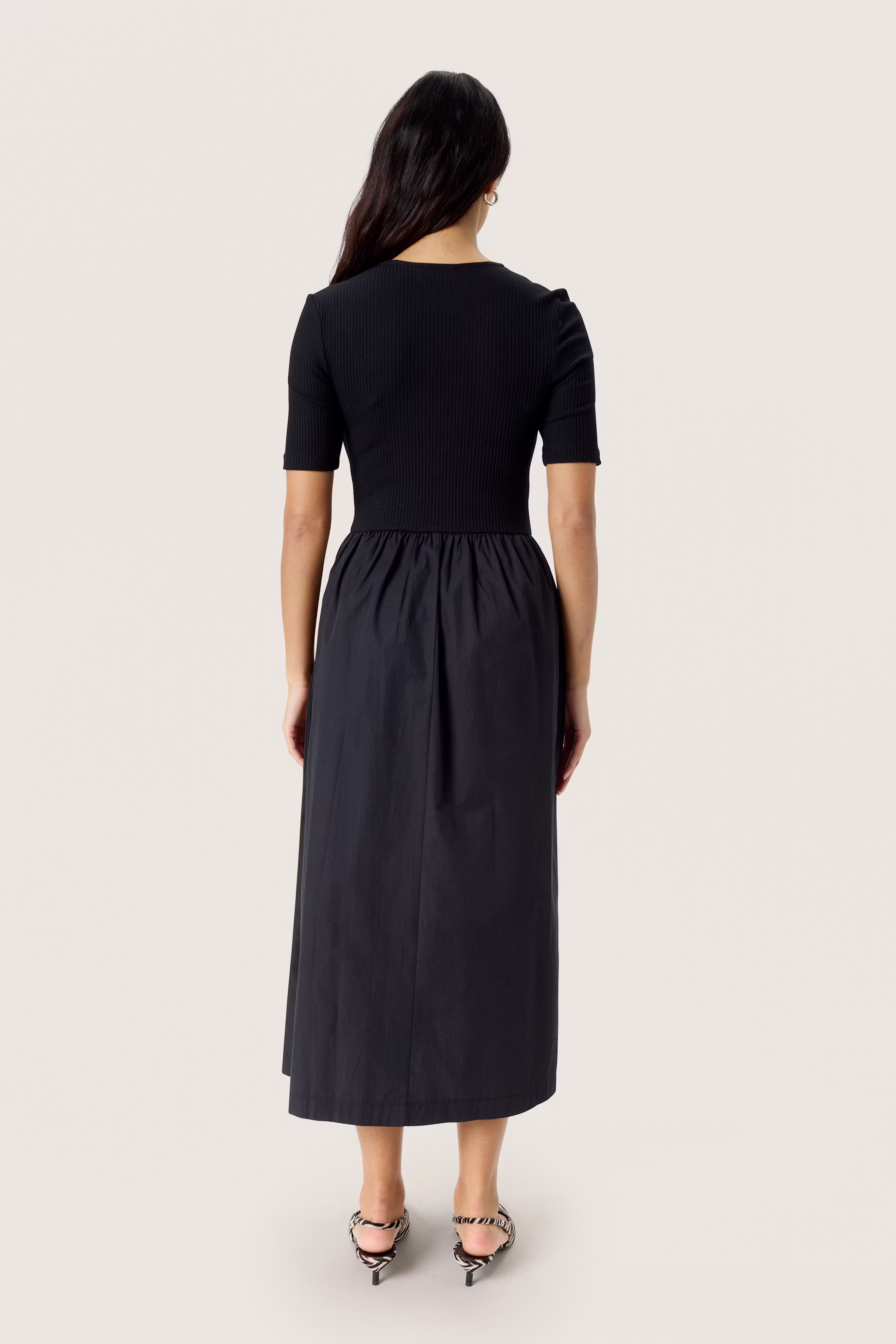 SLSimone Jurk LOOKBOOK BACK 30408550-194008