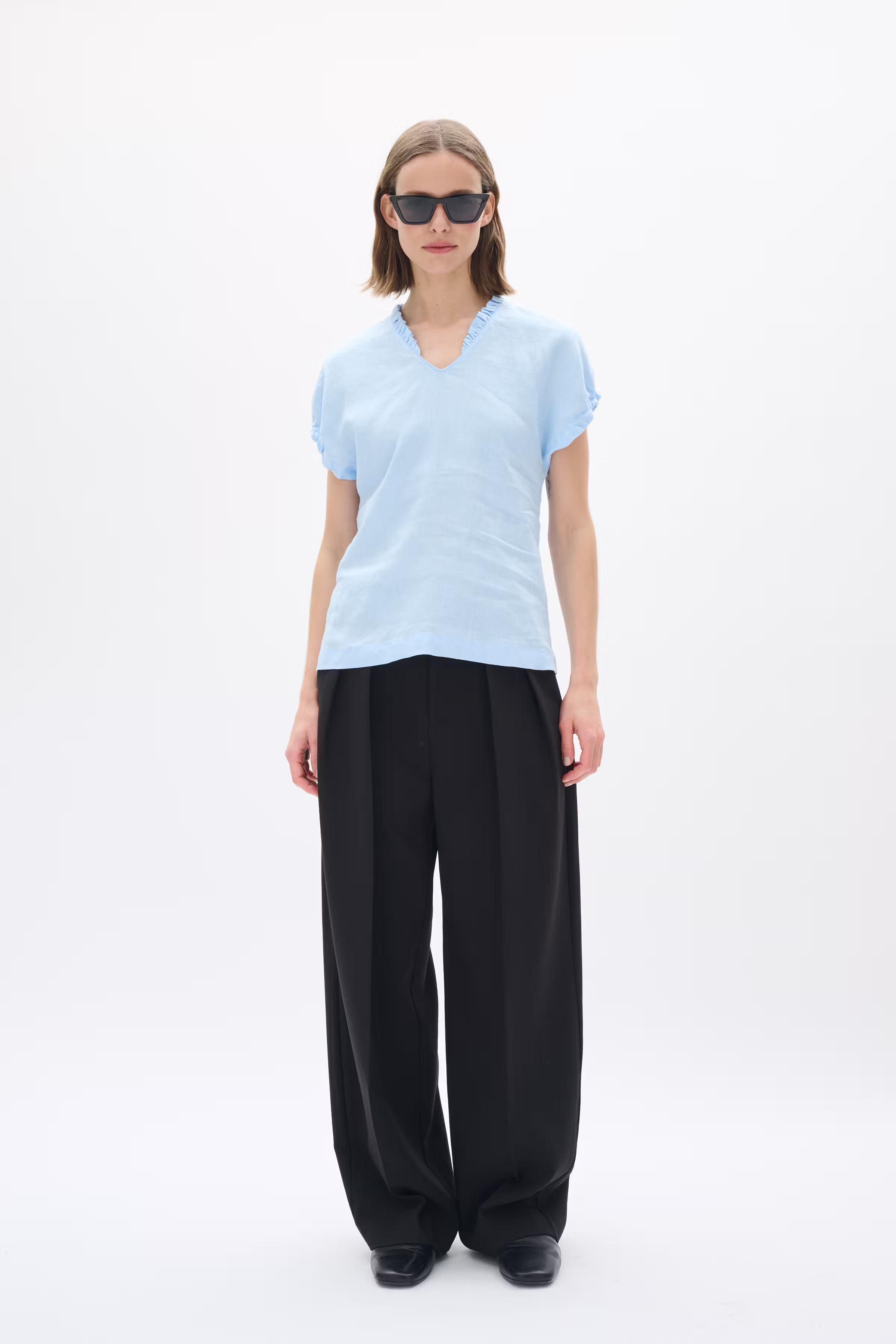 RigittaIW Linne Top LOOKBOOK FRONT 30110342-154031