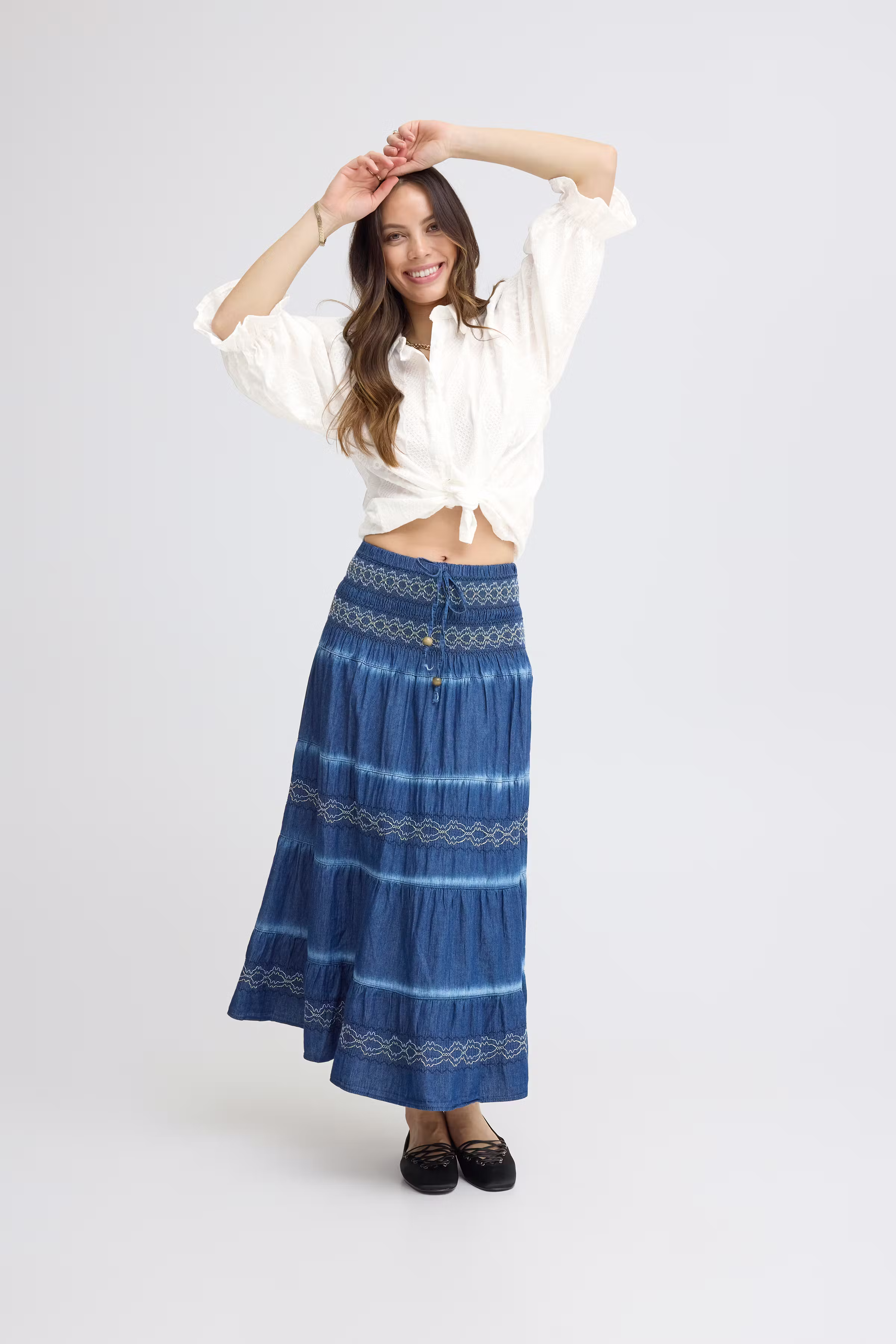 SBANKA Bluse LOOKBOOK FRONT 22100938-110602