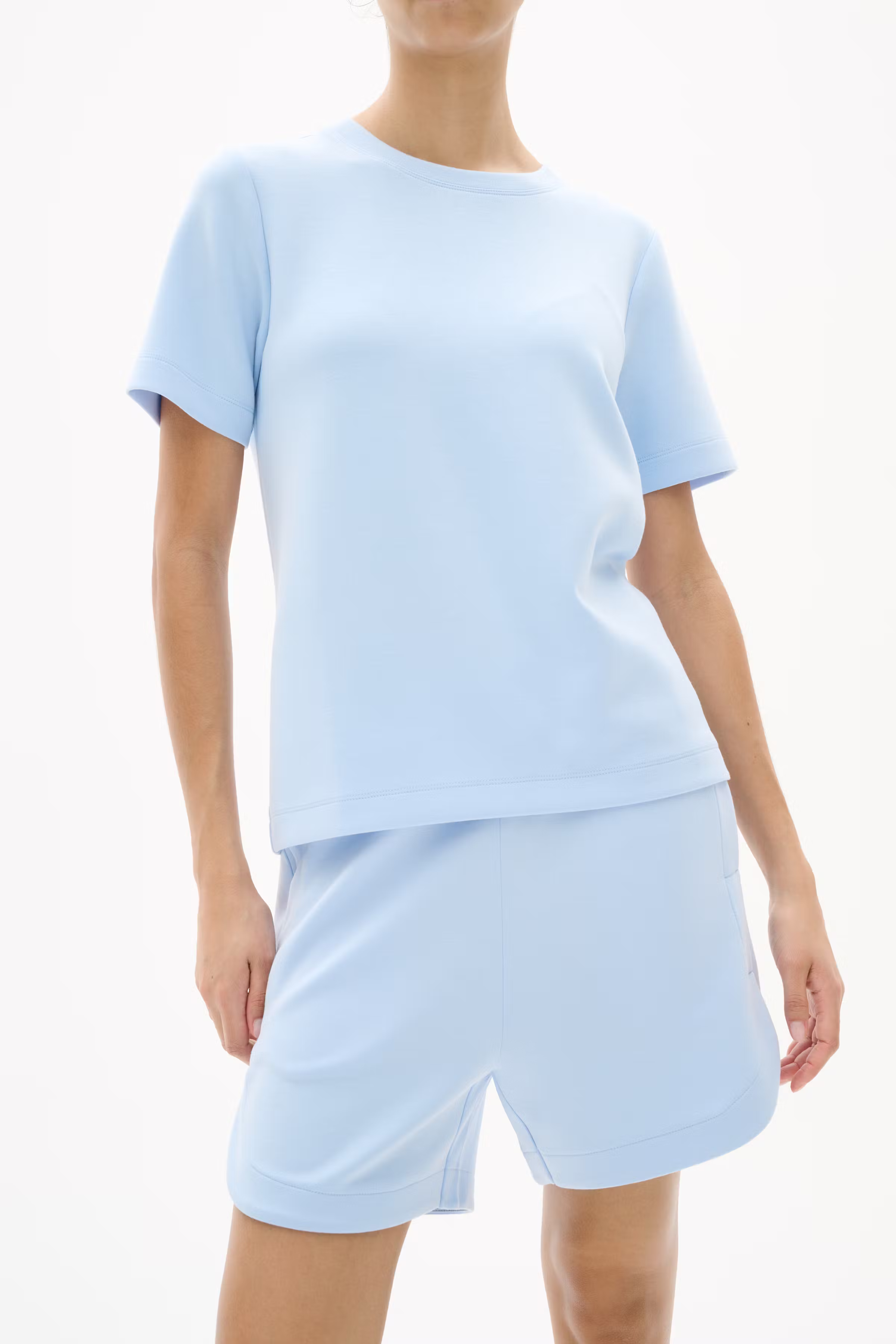 HenniehIW Shorts LOOKBOOK DETAIL 30110370-154031