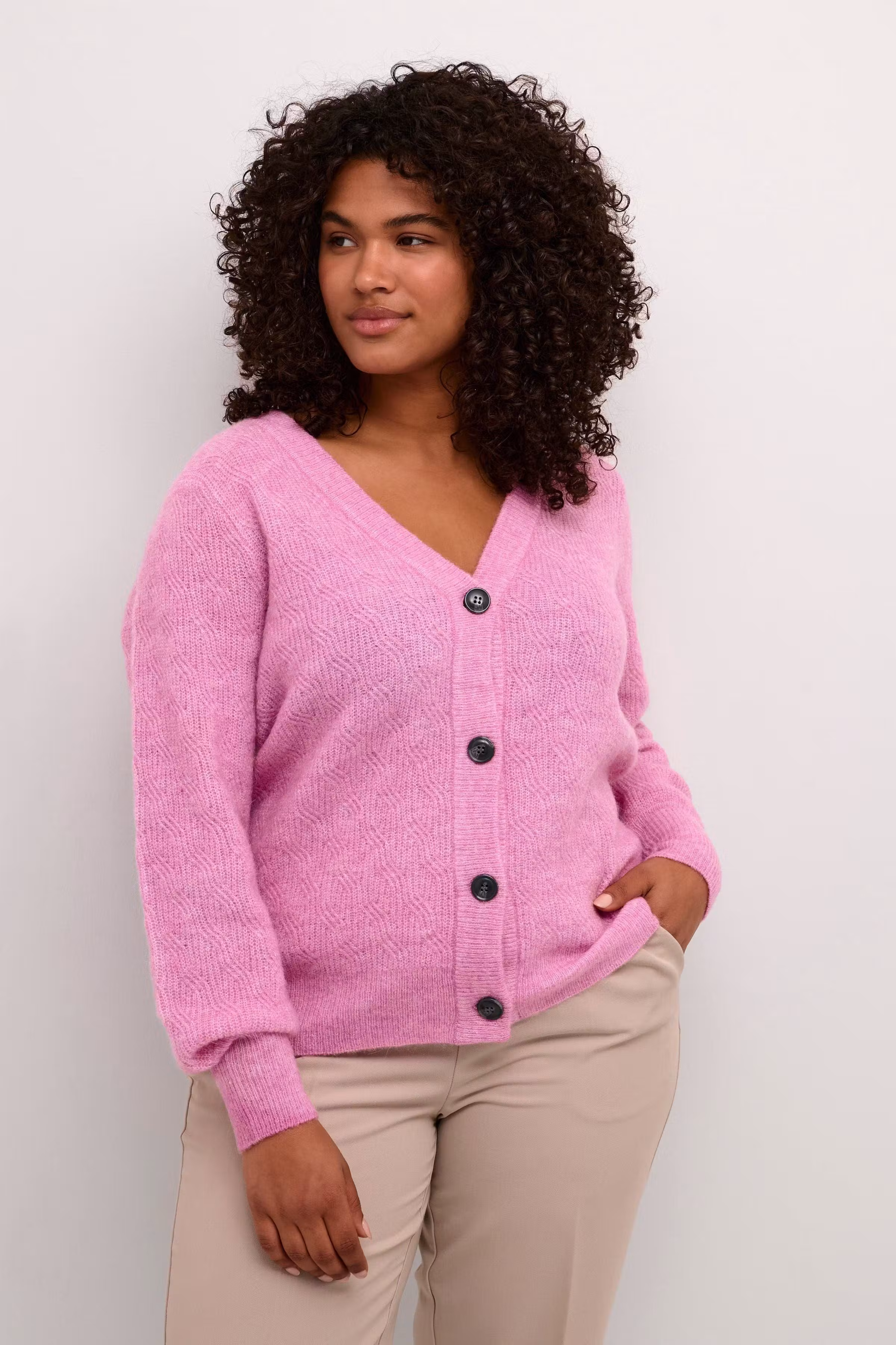 KCella Cardigan LOOKBOOK FRONT 10581974-1631181
