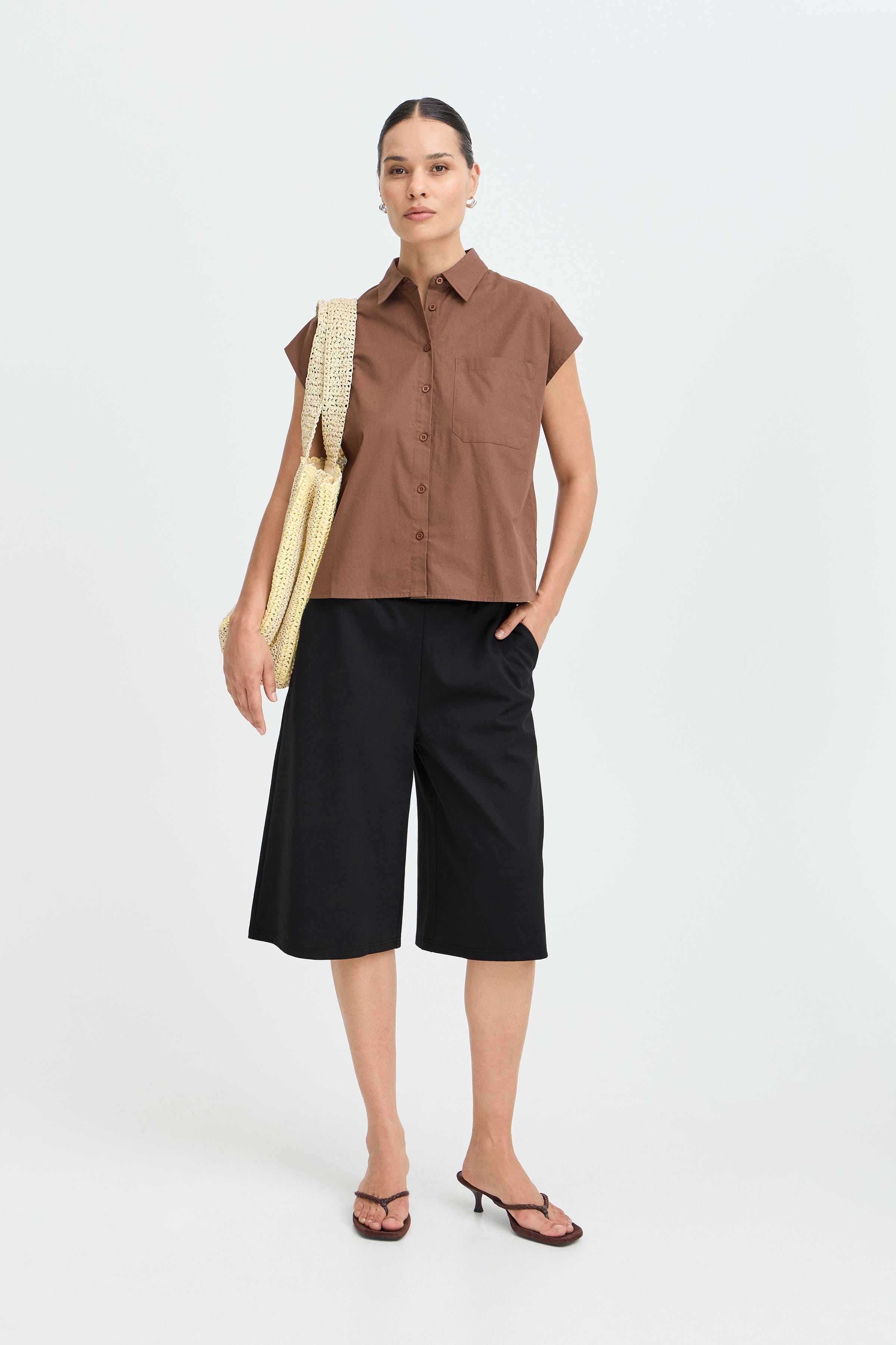 IHKATE Shorts LOOKBOOK FRONT 20128328-194008