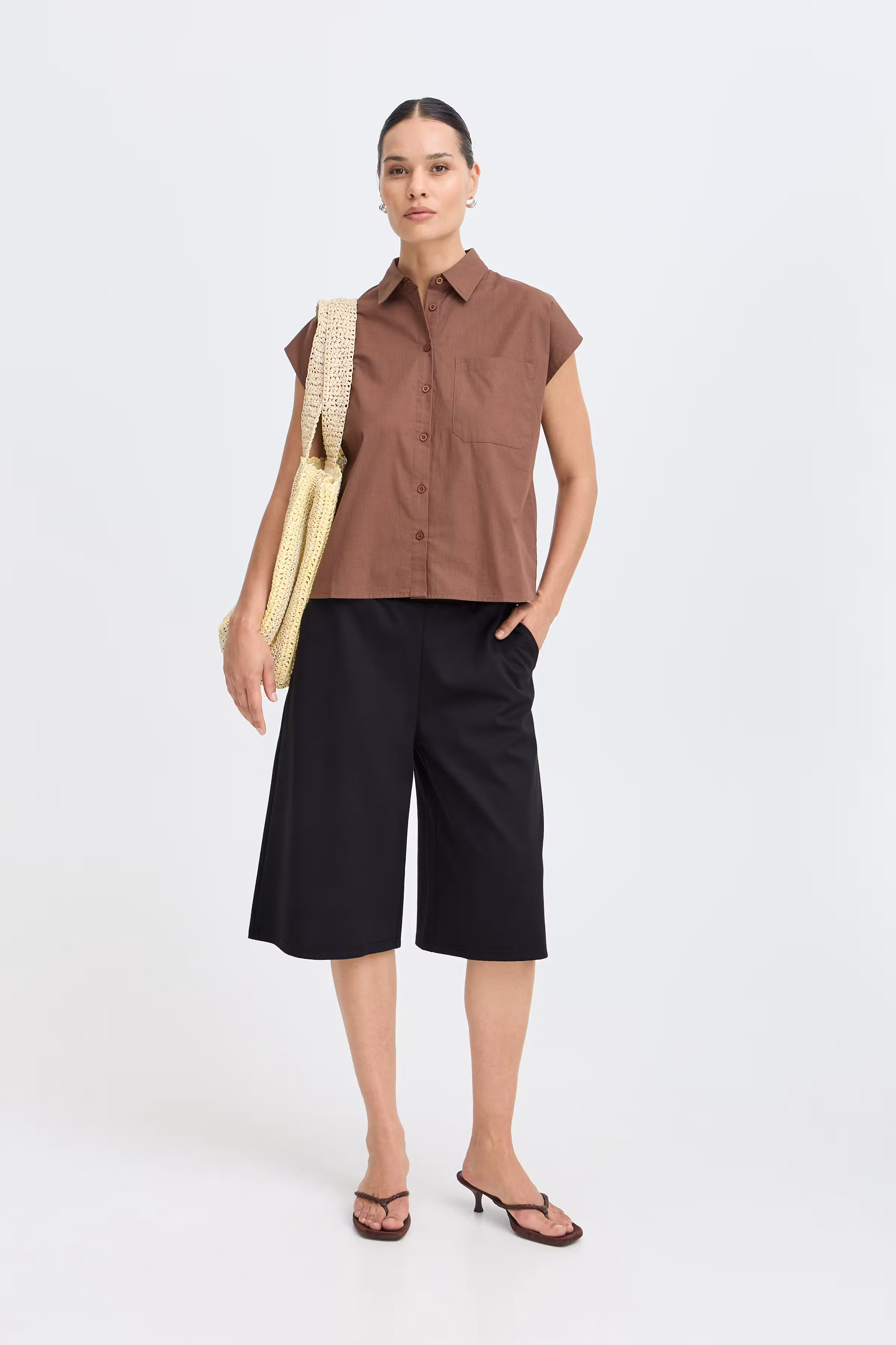 IHKATE Shorts LOOKBOOK FRONT 20128328-194008