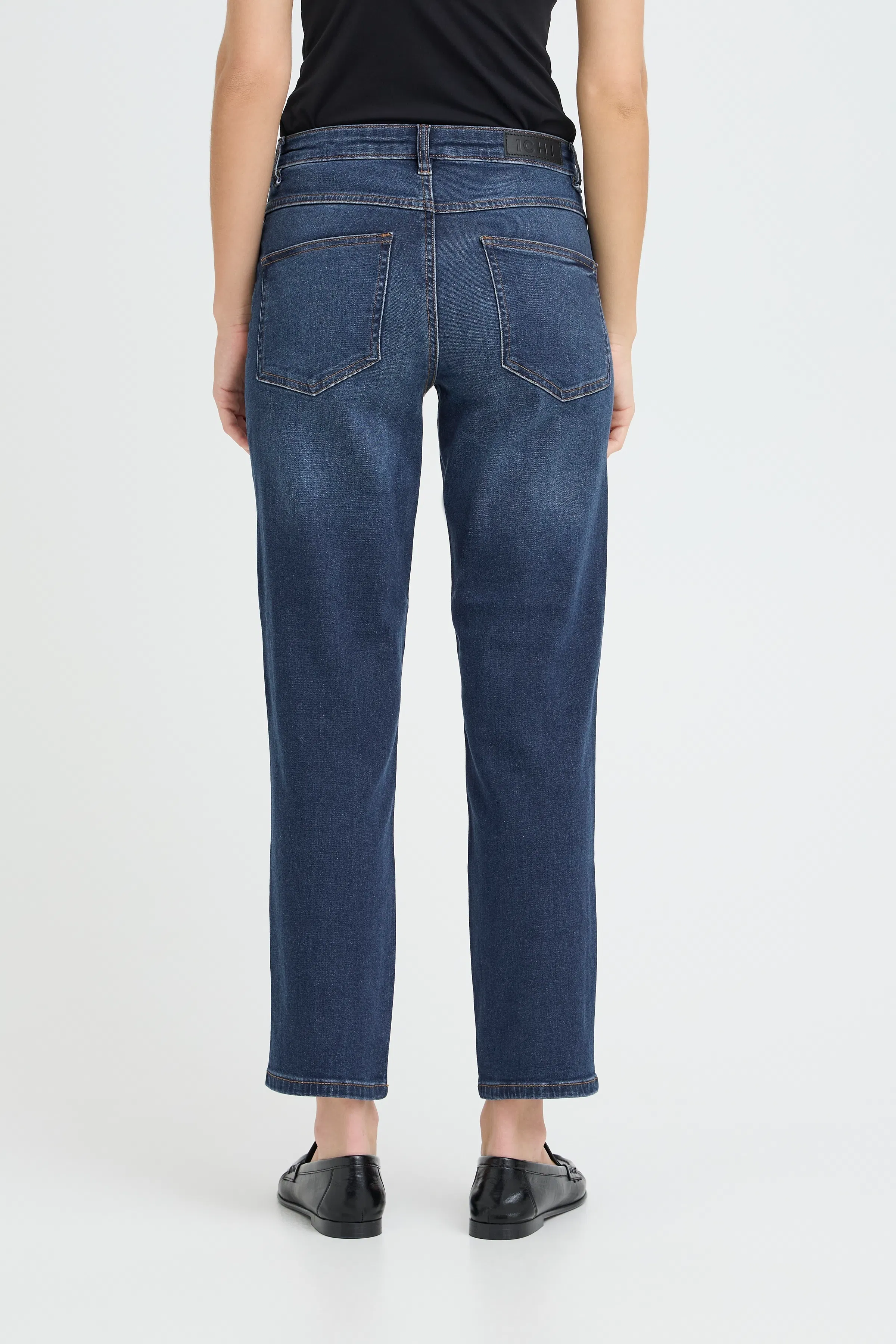 IHTWIGGY RAVEN Jeans LOOKBOOK BACK 20110967-19038
