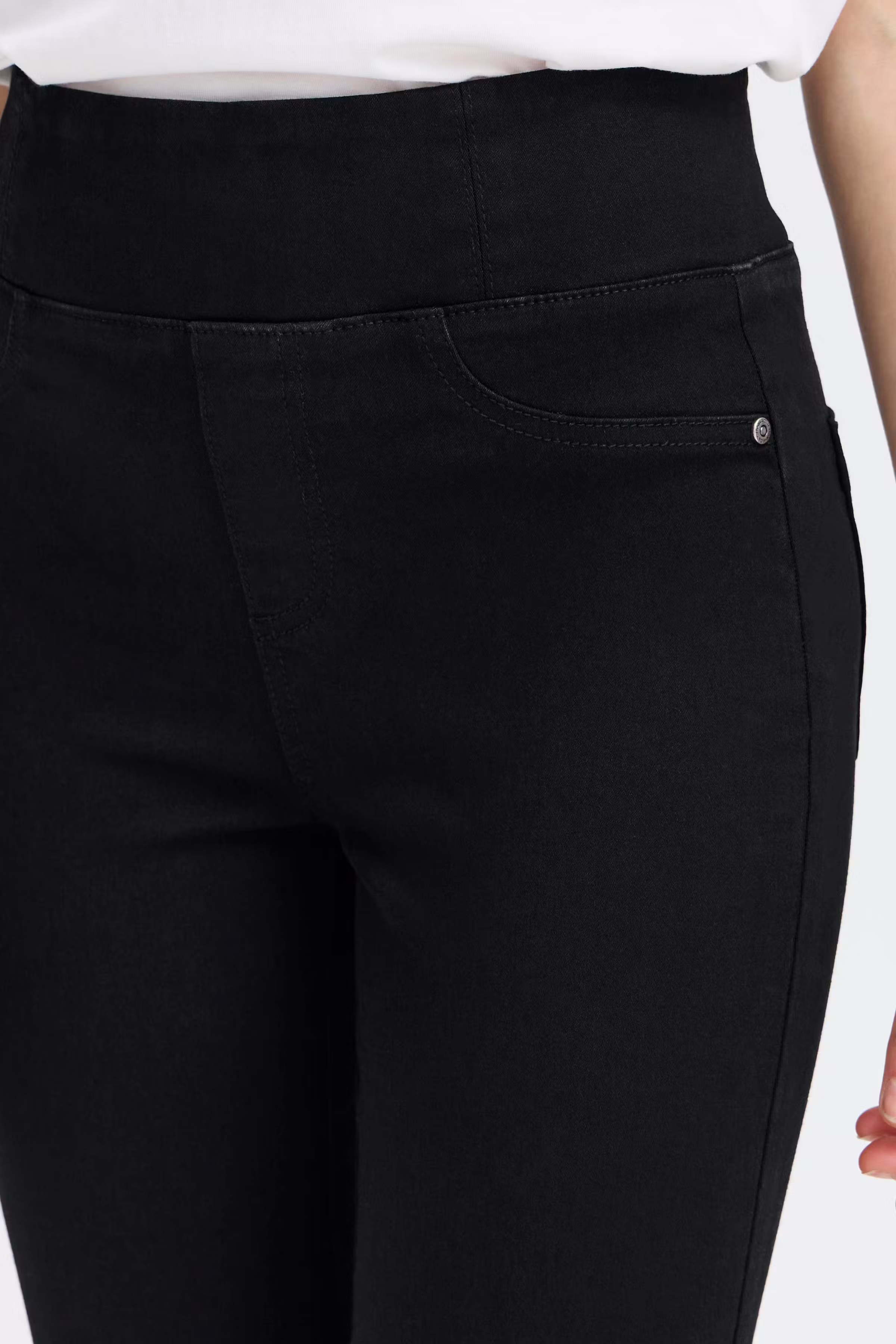 FRLUXE Jeans LOOKBOOK DETAIL 20614928-200113