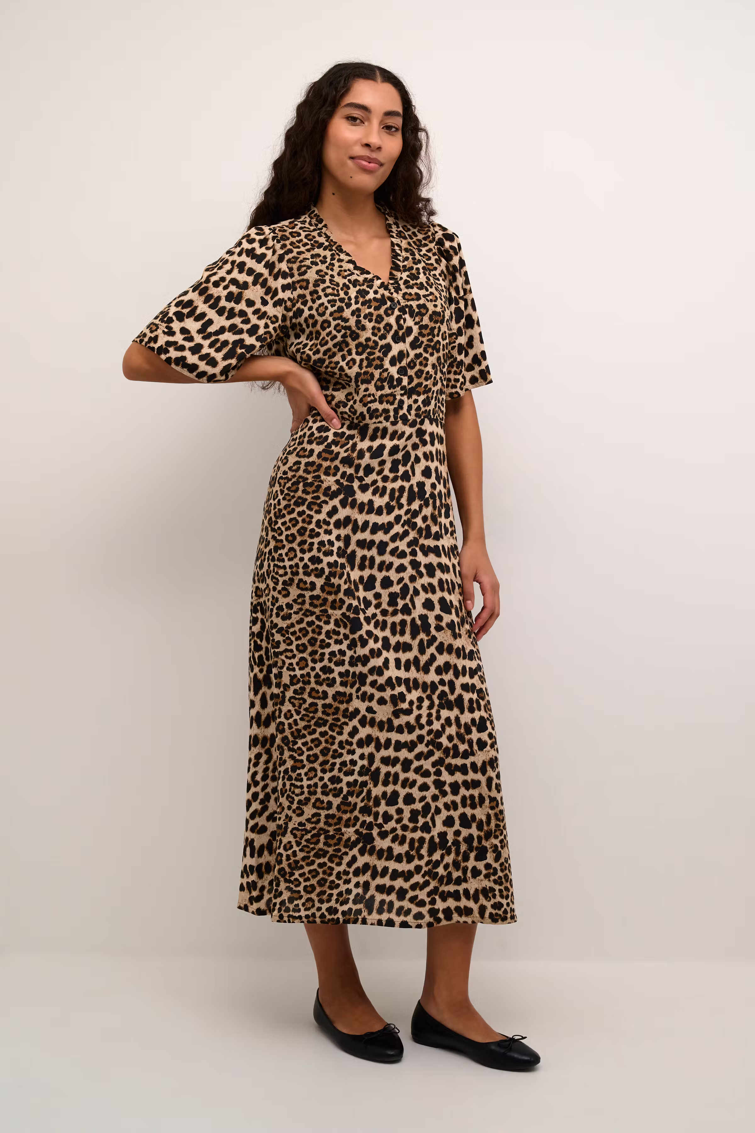 KAarina Kleid LOOKBOOK FRONT 10552340-105798