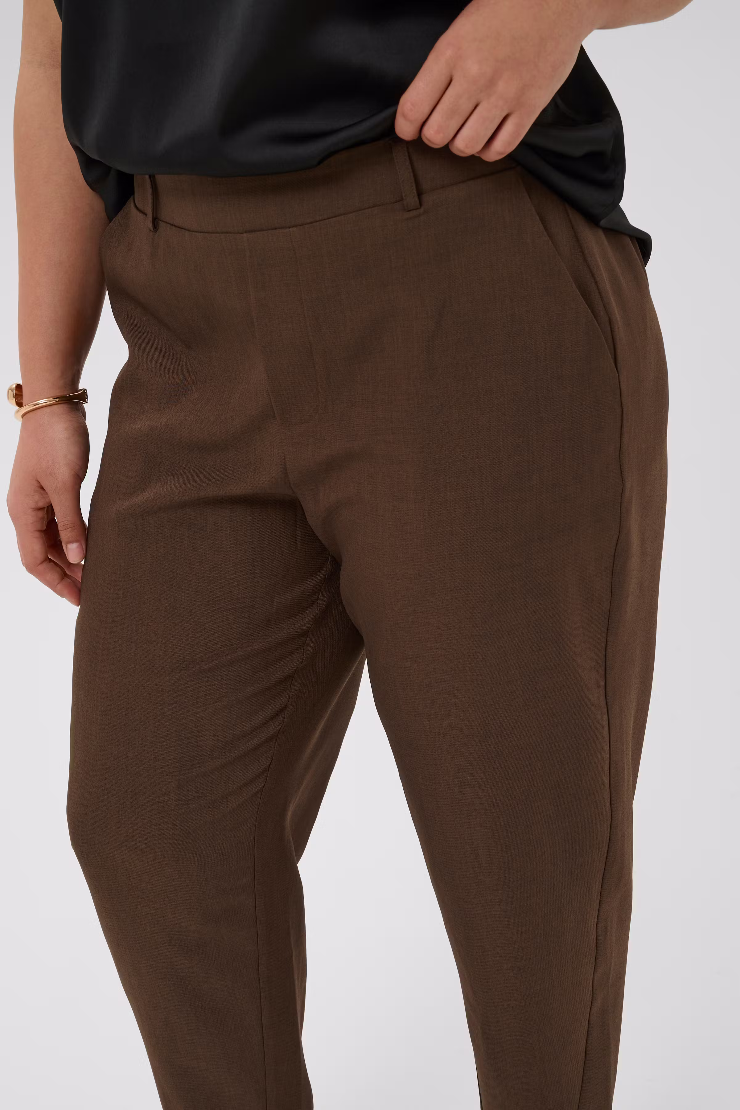 KCvictoria Trousers LOOKBOOK DETAIL 10584475-1000042