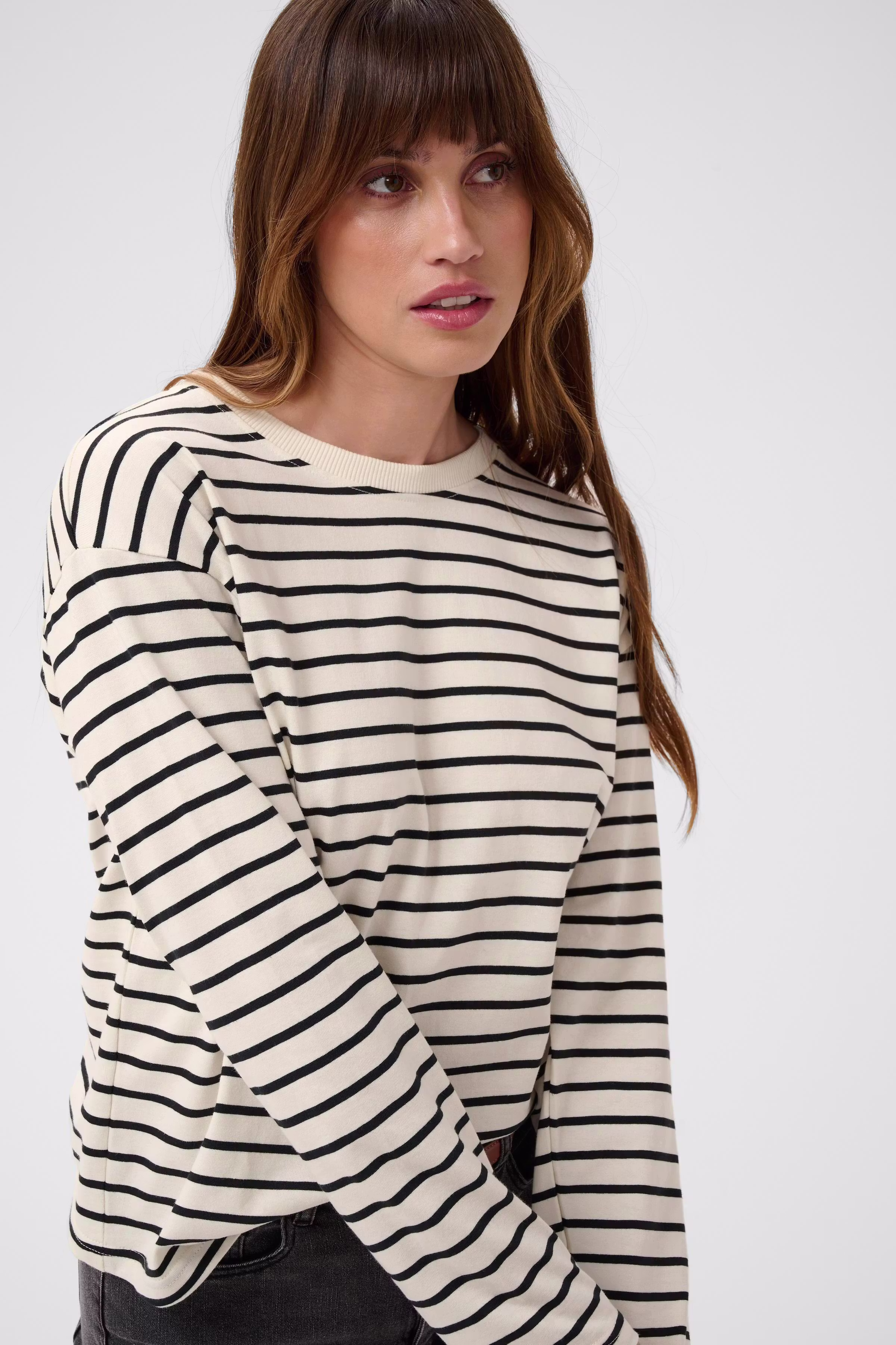 KAwinny T-shirt LOOKBOOK DETAIL 10507727-104655