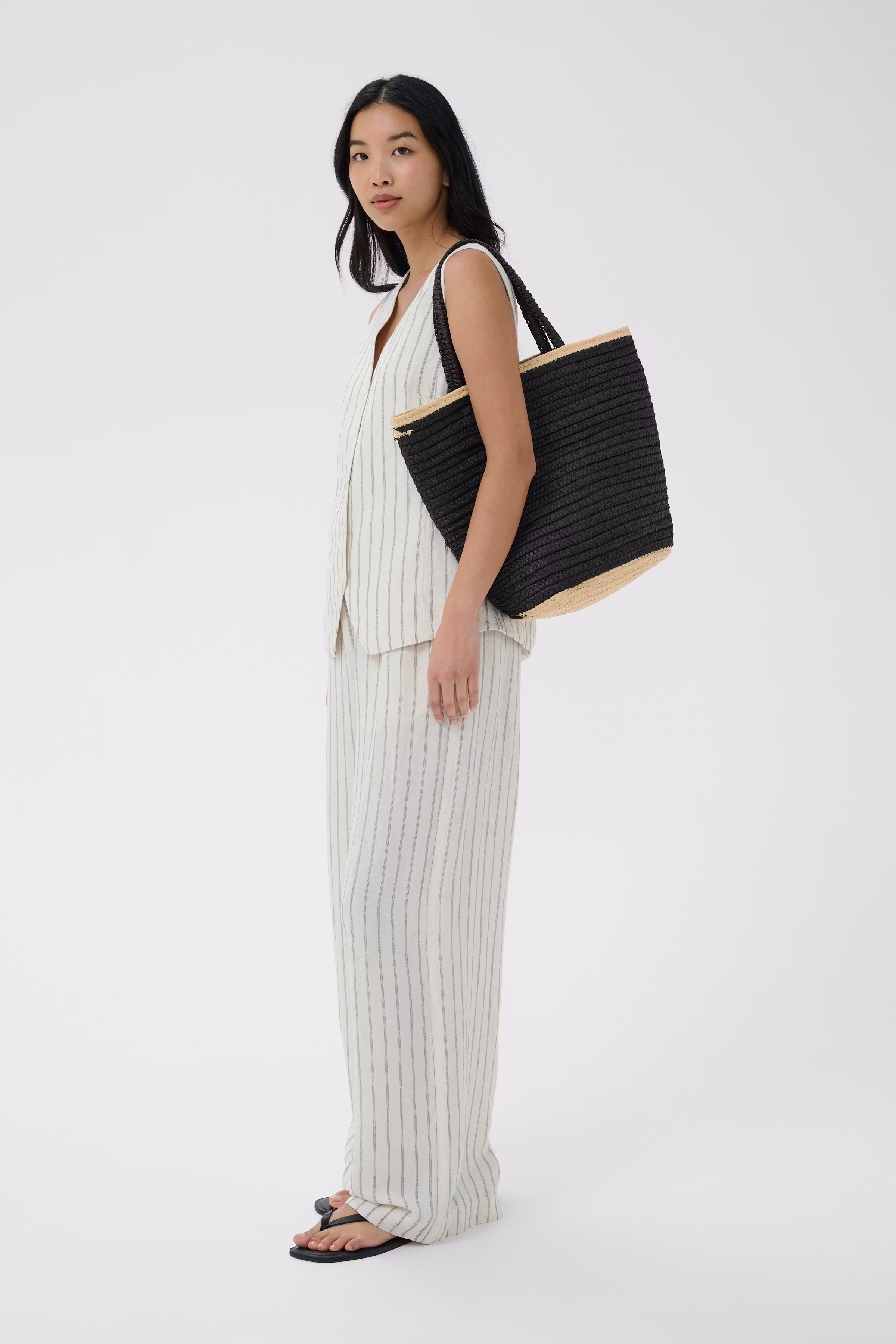 BiggePW Bag LOOKBOOK FRONT 30310598-304986