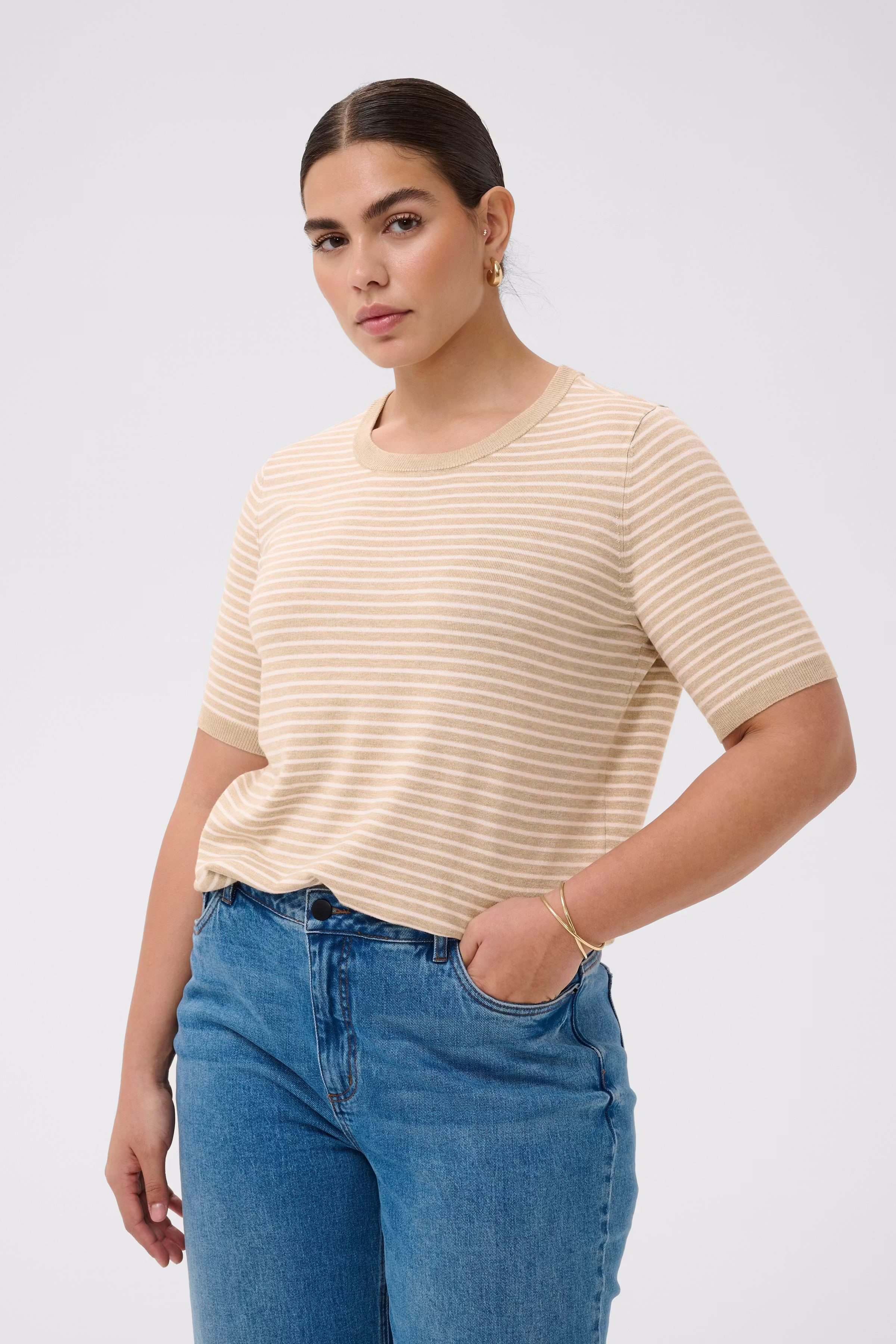 KClizzy Pullover LOOKBOOK FRONT 10584211-109522