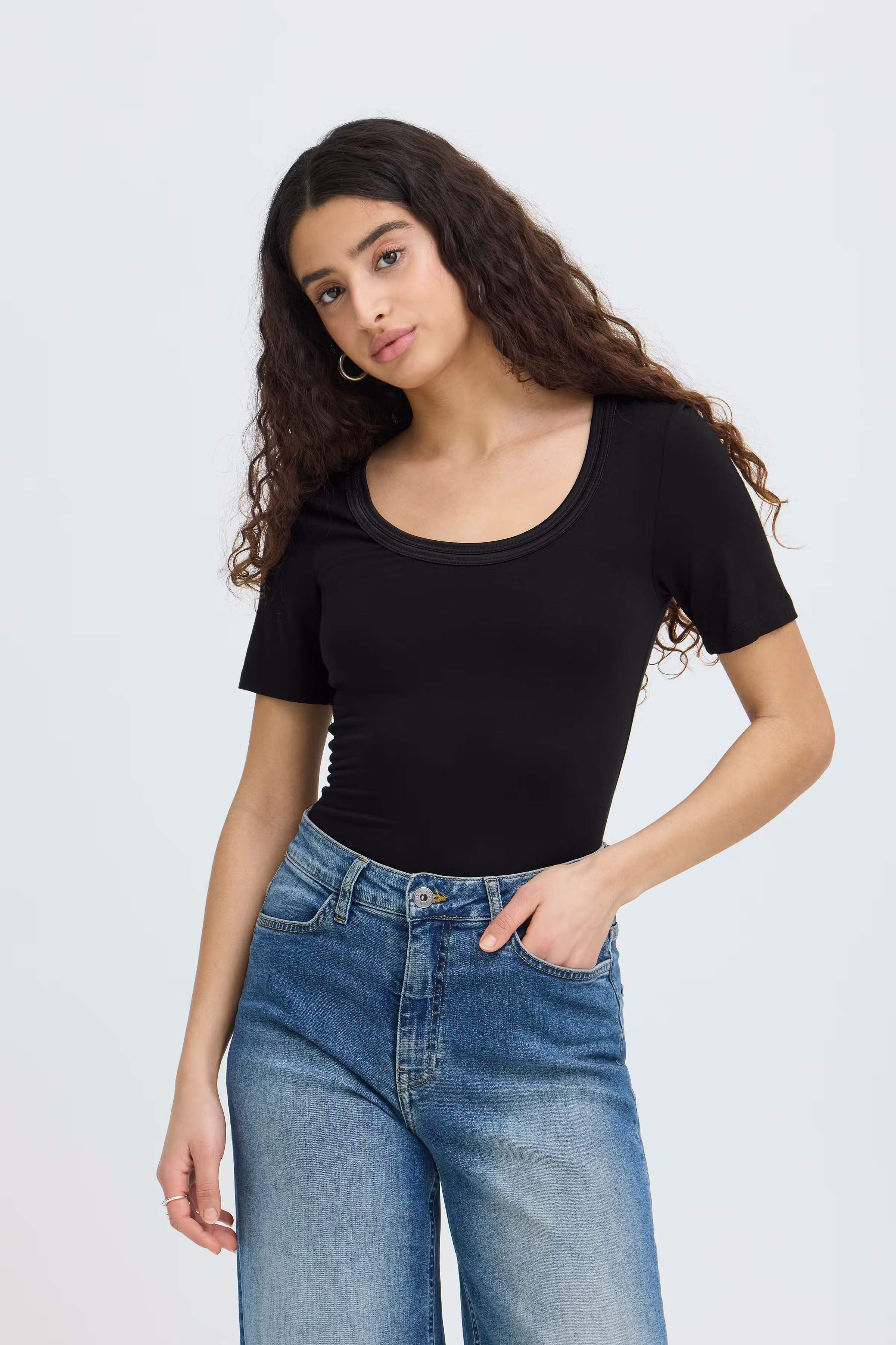 IHZOLA T-shirt LOOKBOOK FRONT 20103264-10001