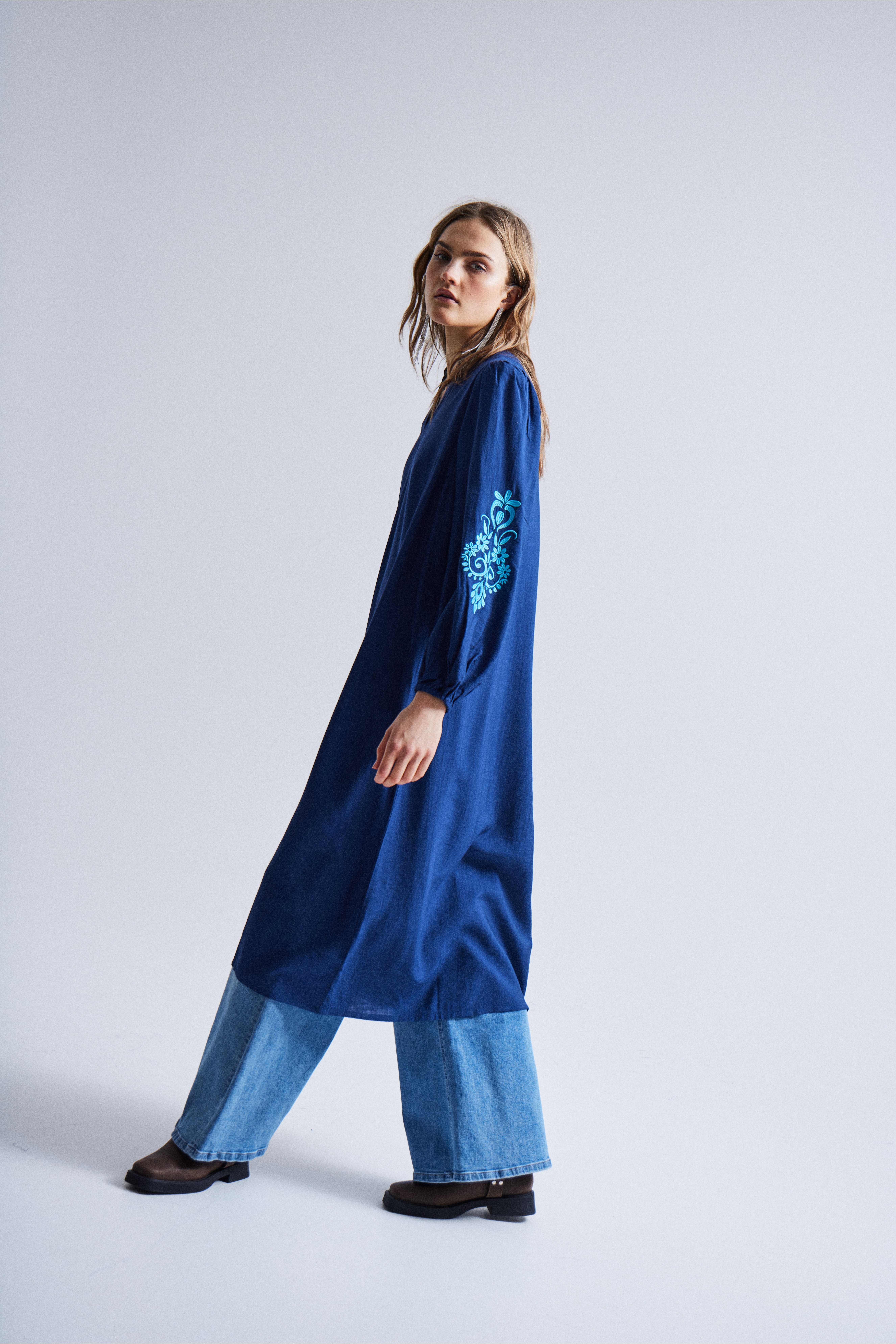 IXMAREN Robe LOCATION NONE 20122453-194010