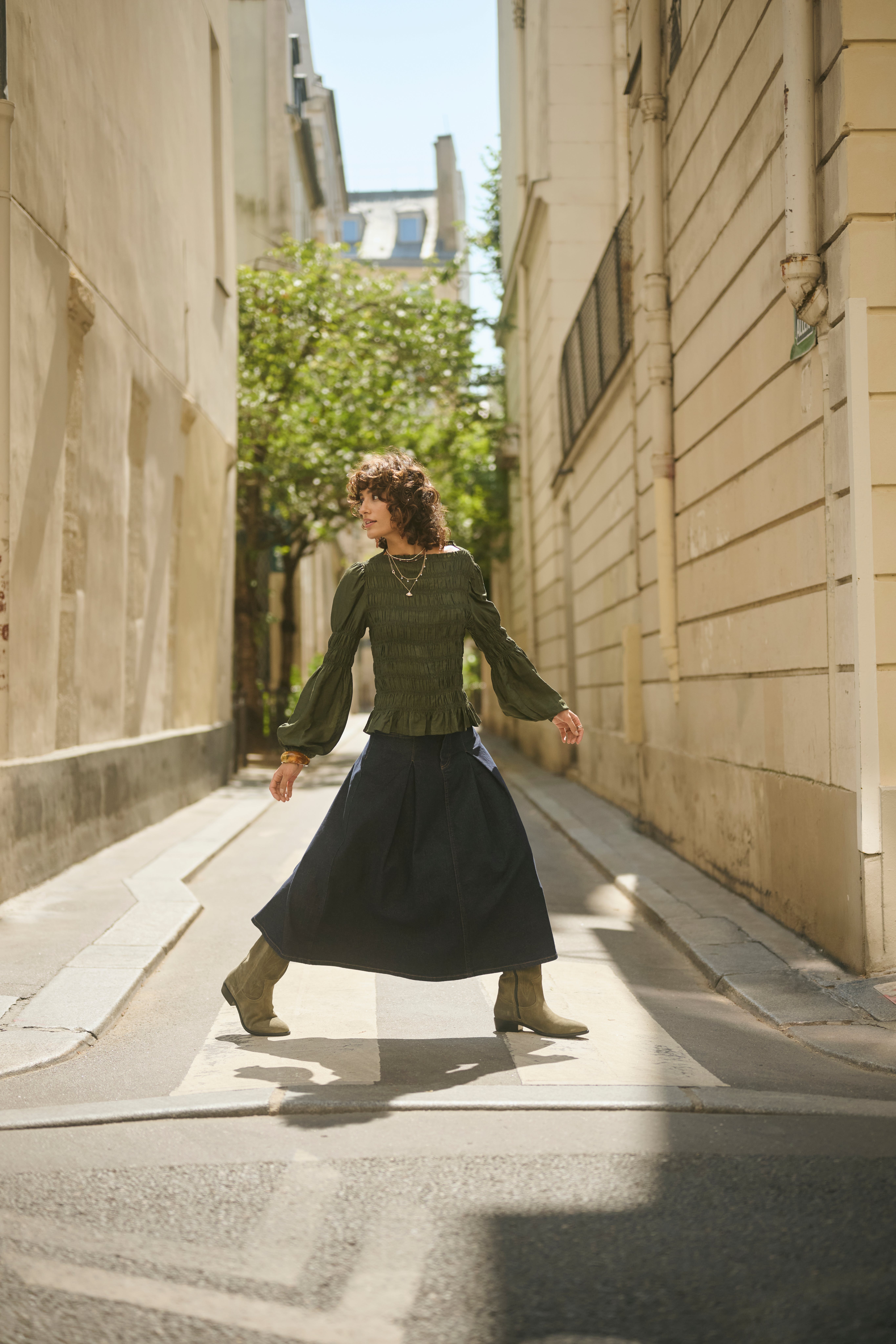 CRHenva Blouse LOCATION NONE 10607869-190419