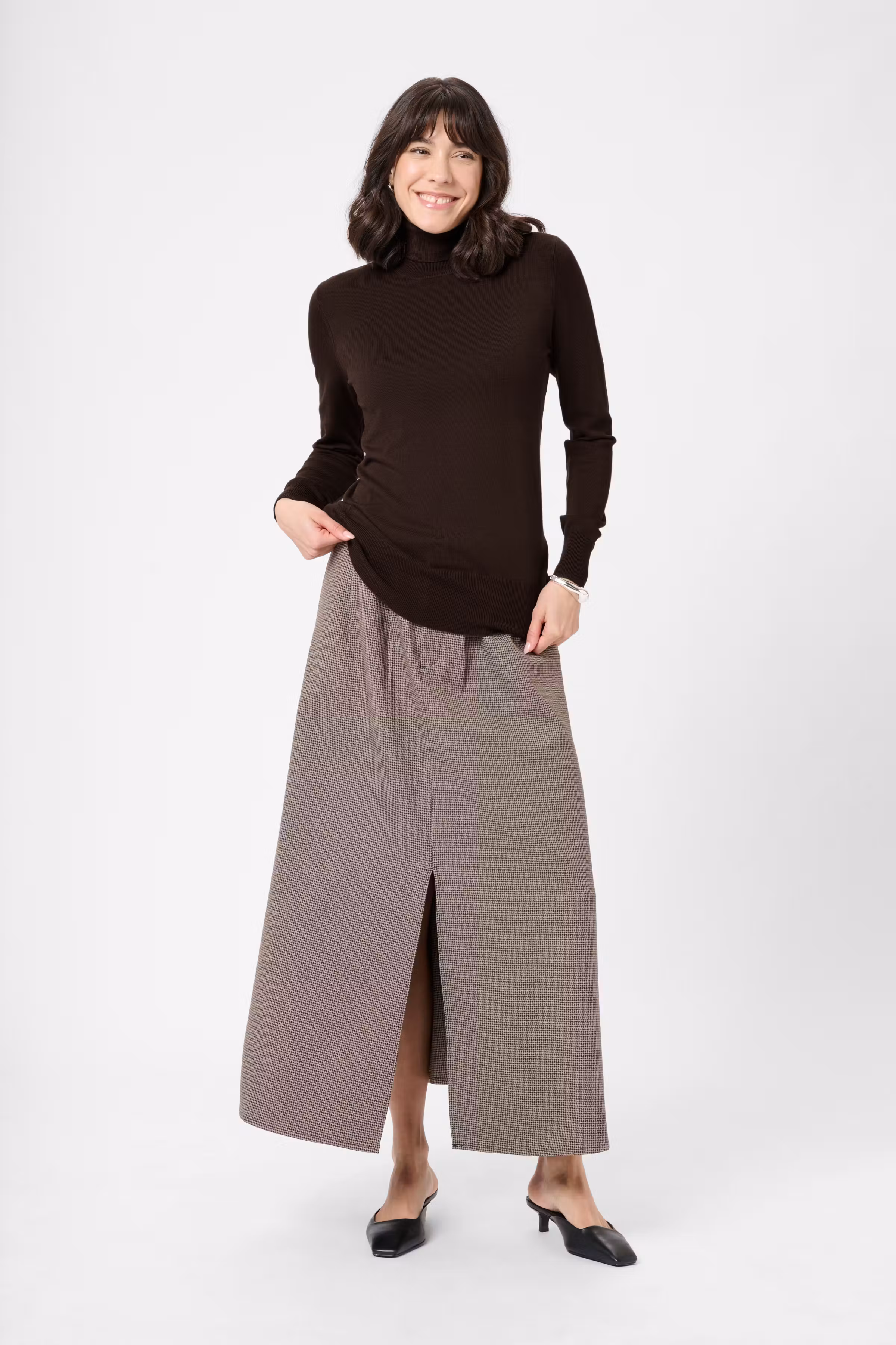 Astrid Pullover LOOKBOOK FRONT 500023-191111
