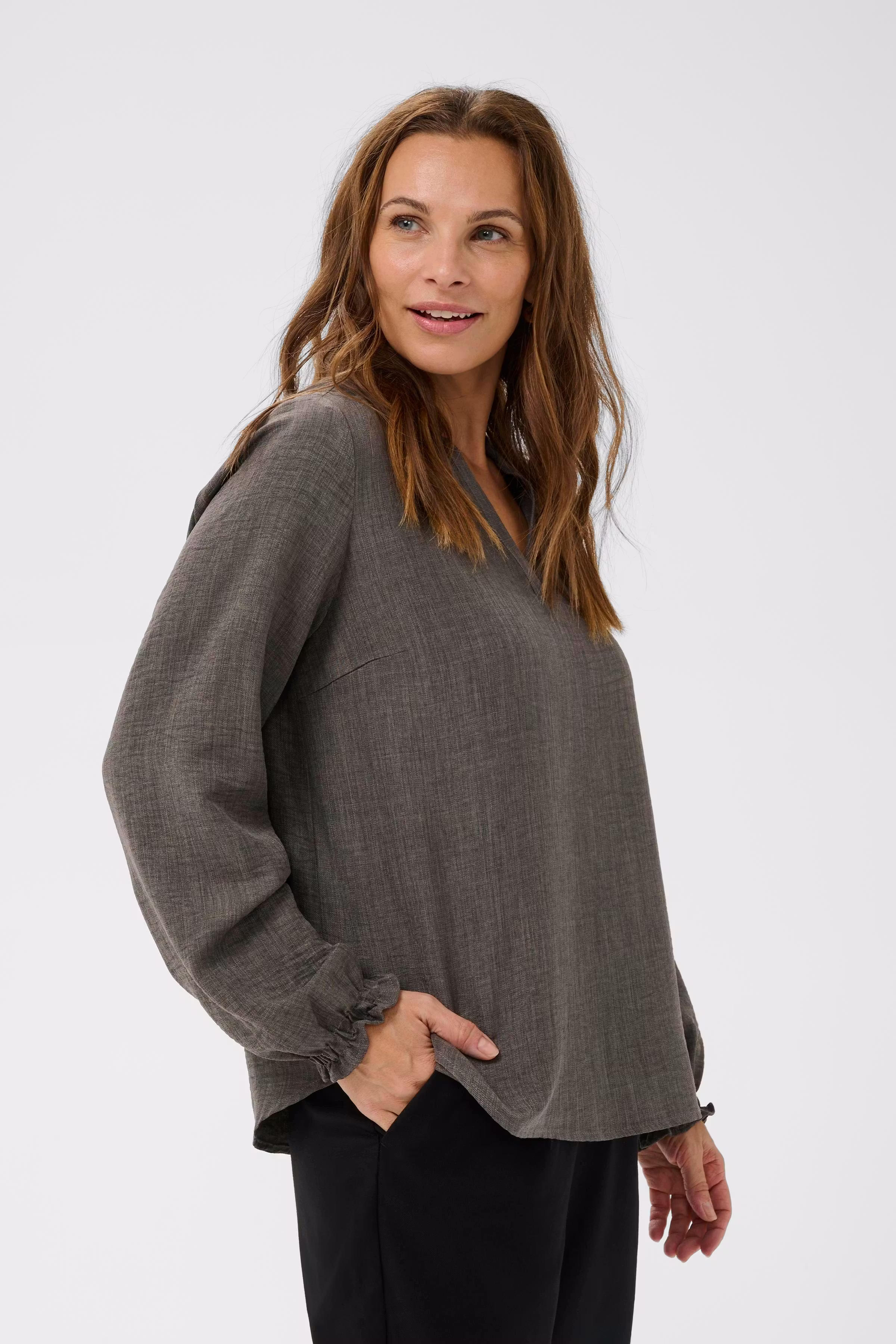 BPoda Blouse LOOKBOOK FRONT 40200075-100125