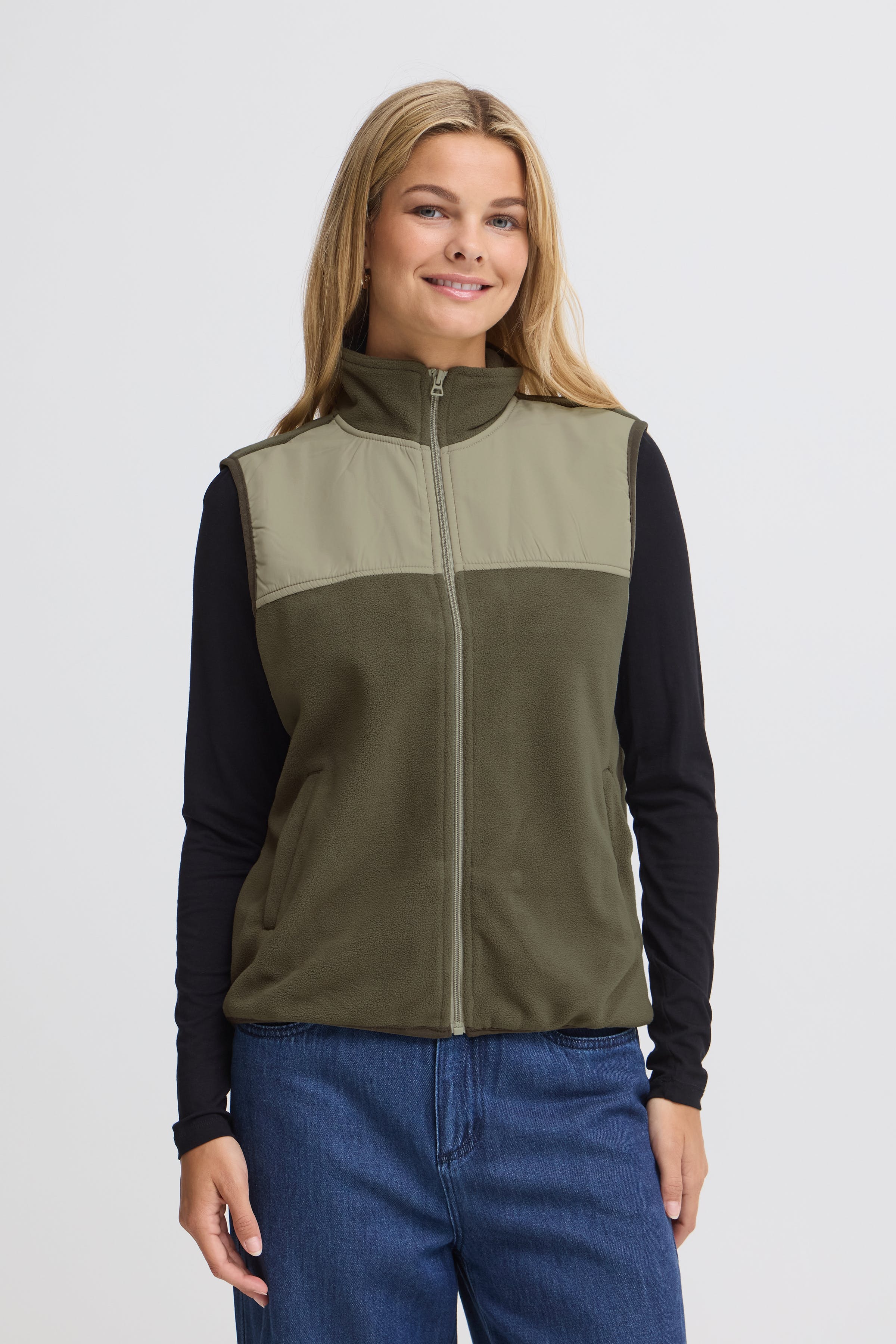FRFLEA Vest bovenkleding LOOKBOOK FRONT 20618216-190511