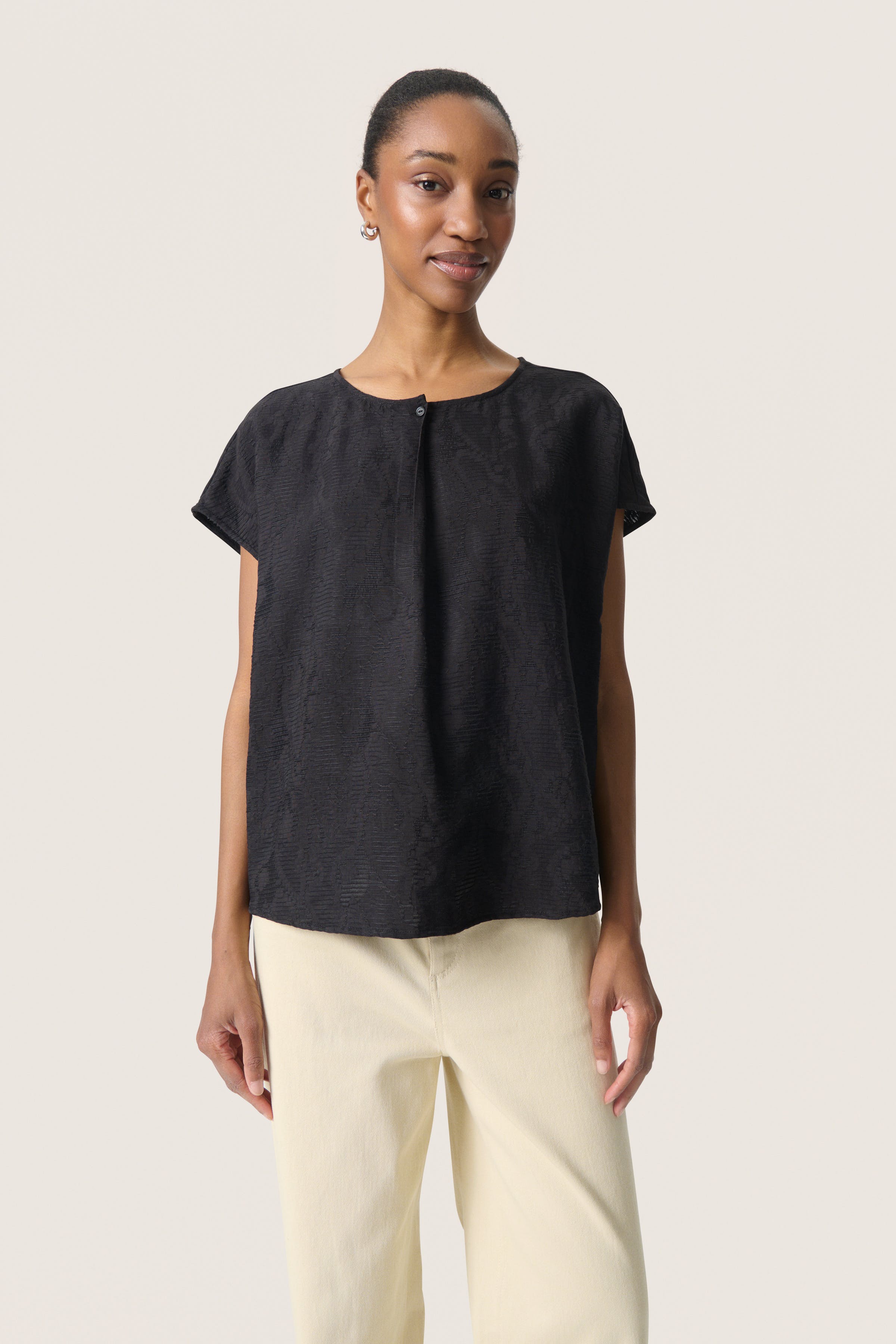 SLAmelina Blus LOOKBOOK FRONT 30408458-194008