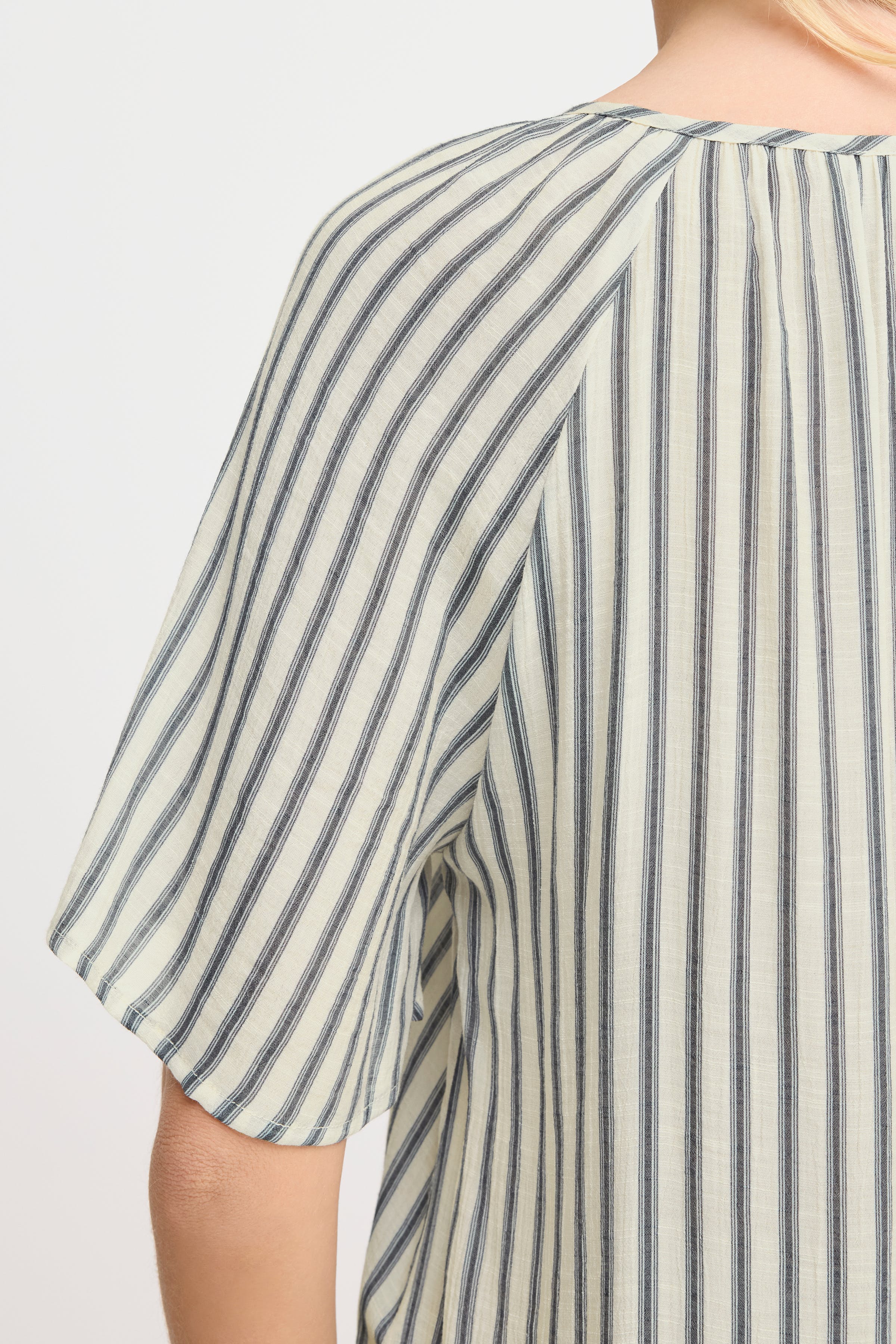 FRALYSSA Kleid LOOKBOOK DETAIL 20616098-205137