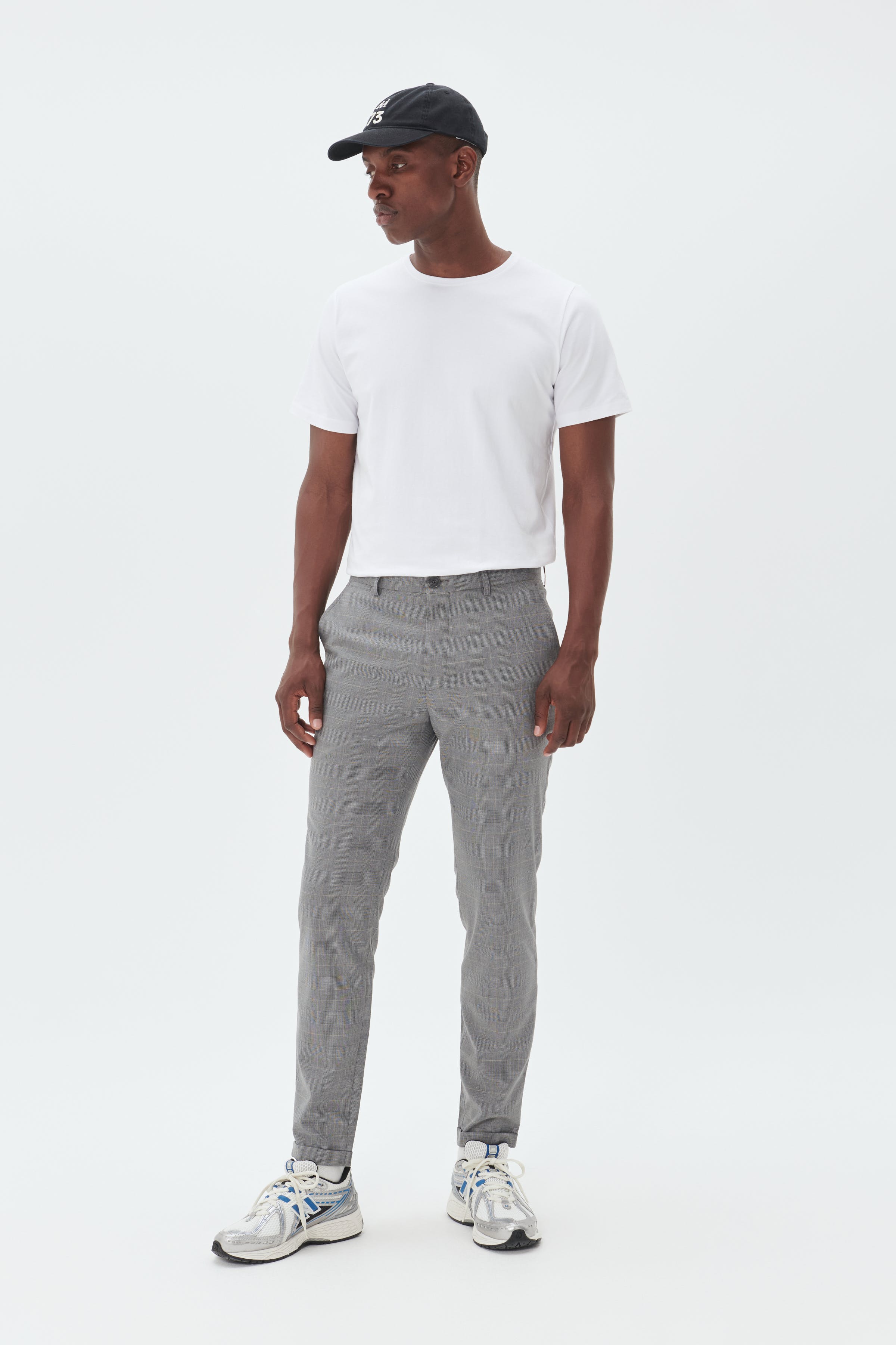 MAliam Trousers LOOKBOOK FRONT 30207399-300271