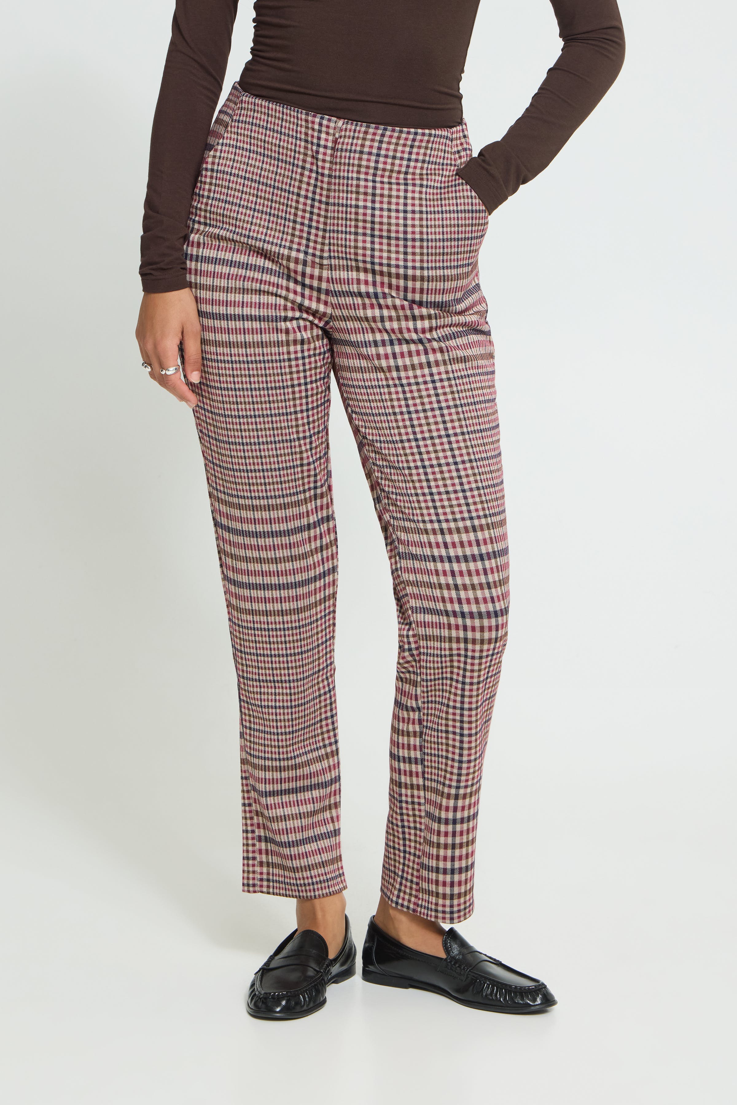 IHKATE Hose LOOKBOOK FRONT 20126384-900009555