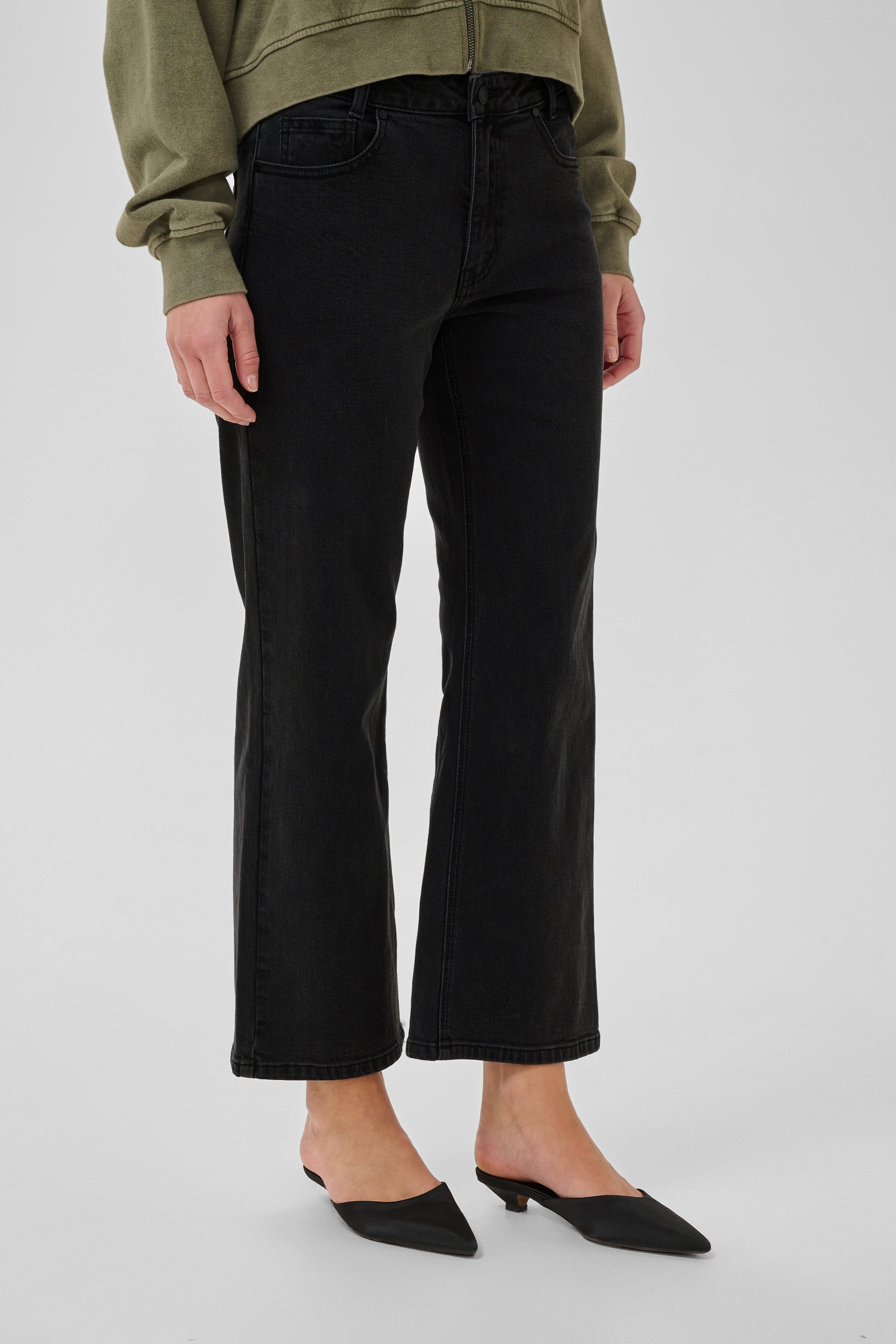 MWValla Jeans LOOKBOOK FRONT 10705624-100086