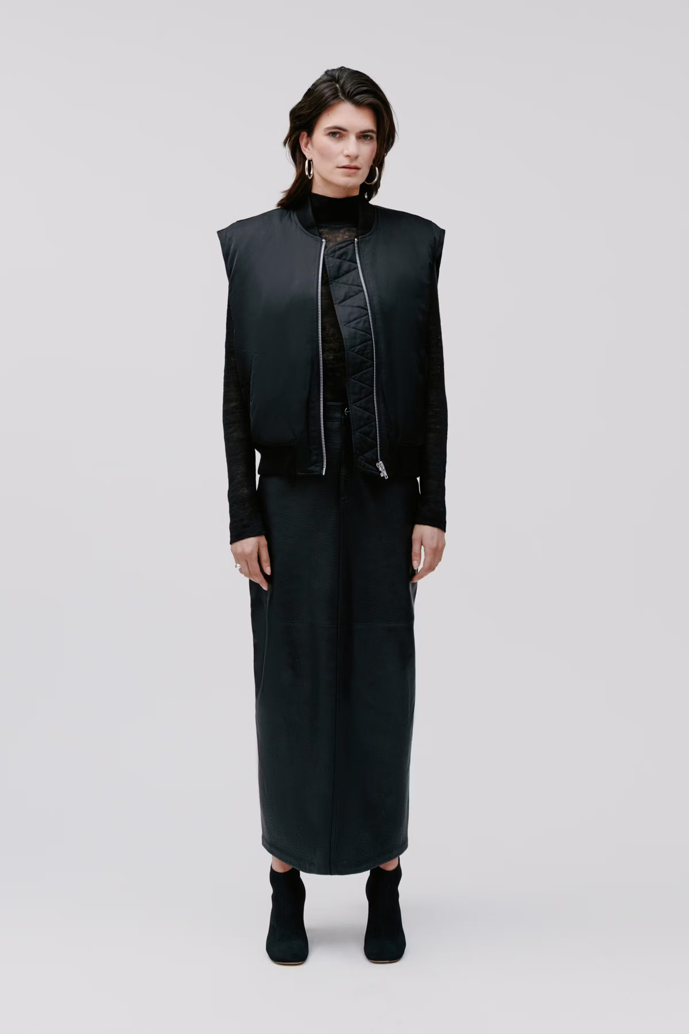 JAMILA waistcoat LOOKBOOK FRONT 30600764-BK999