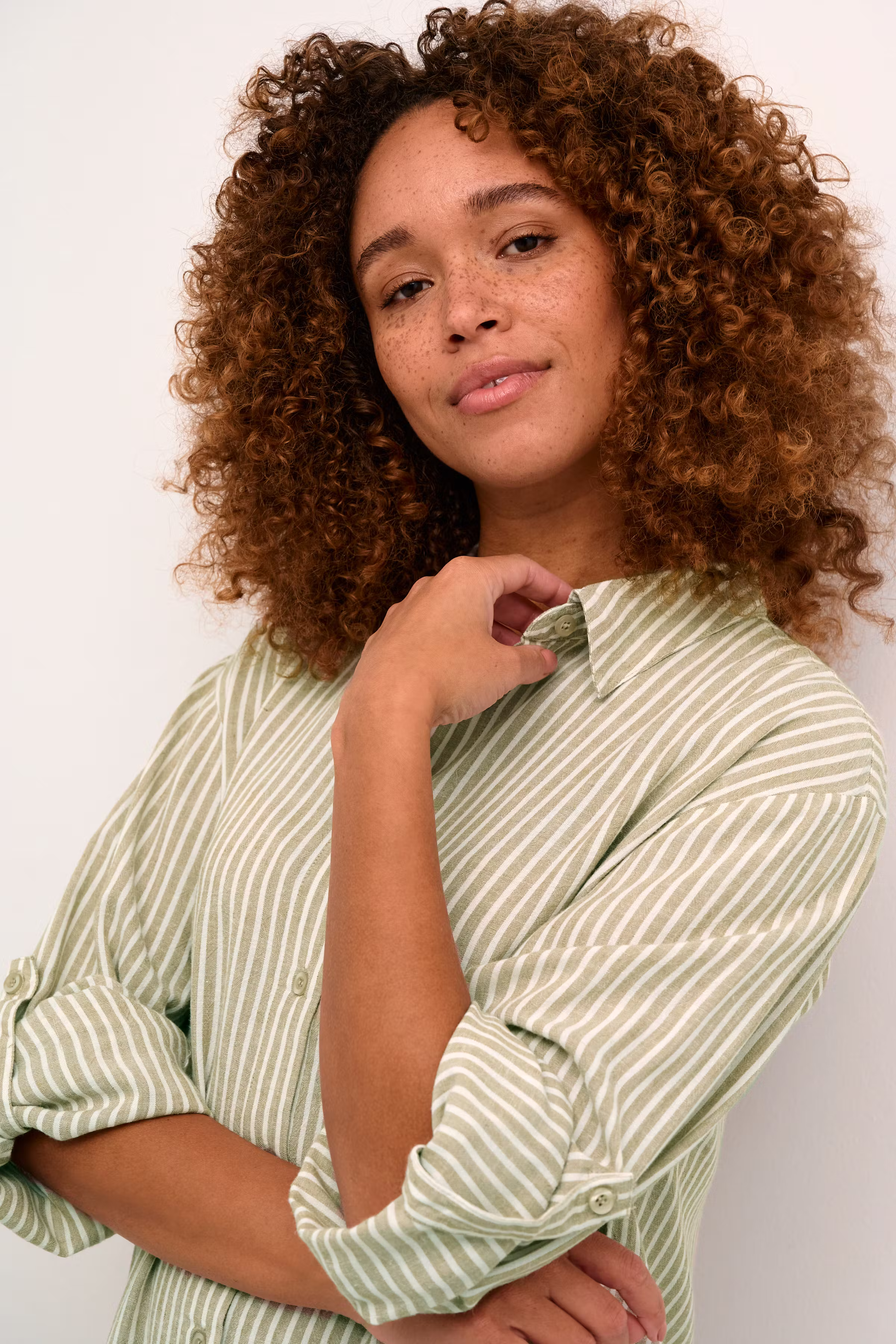 KAmilia Lin skjorte LOOKBOOK DETAIL 10508311-105466