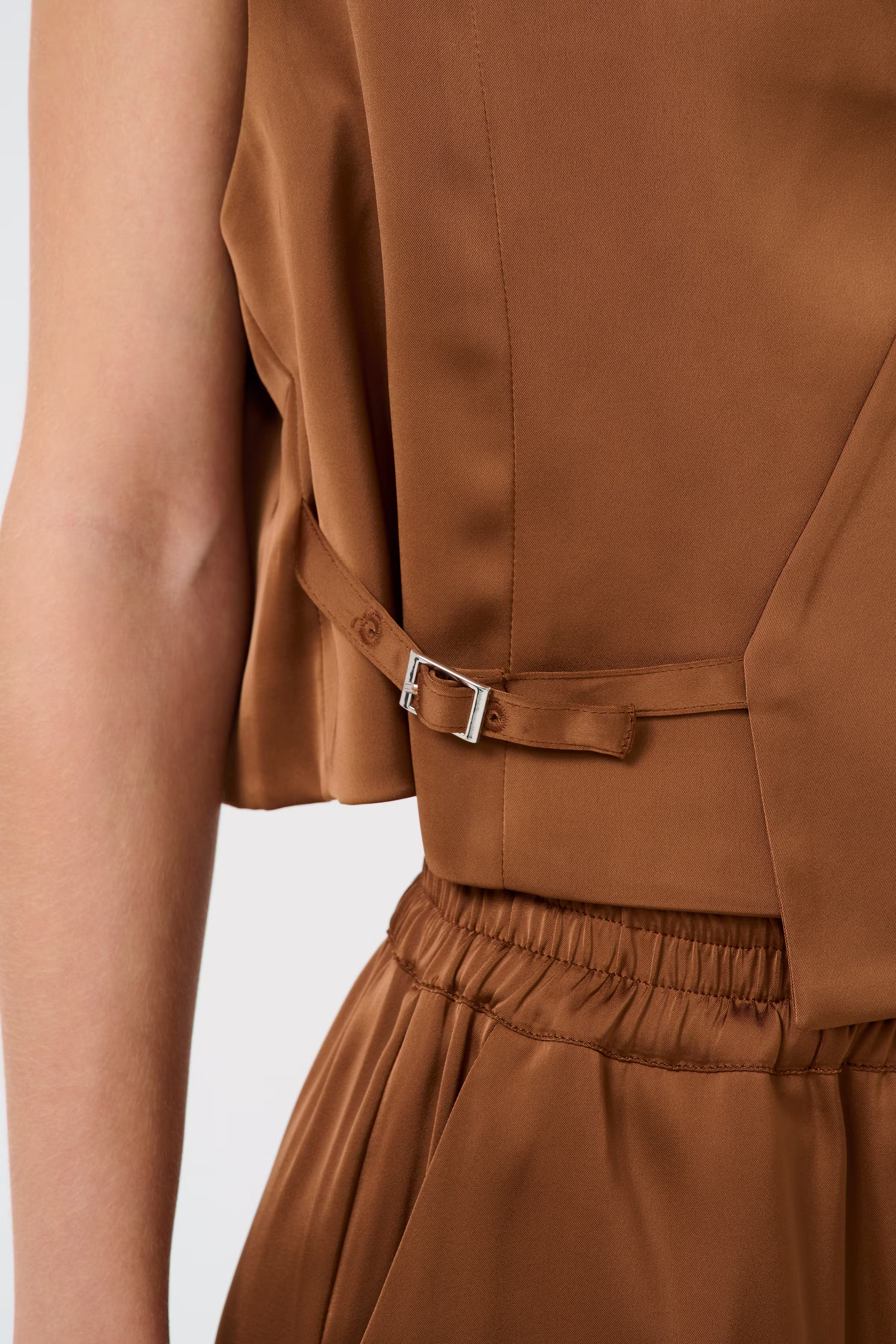 GZlia Waistcoat LOOKBOOK DETAIL 10910236-191227