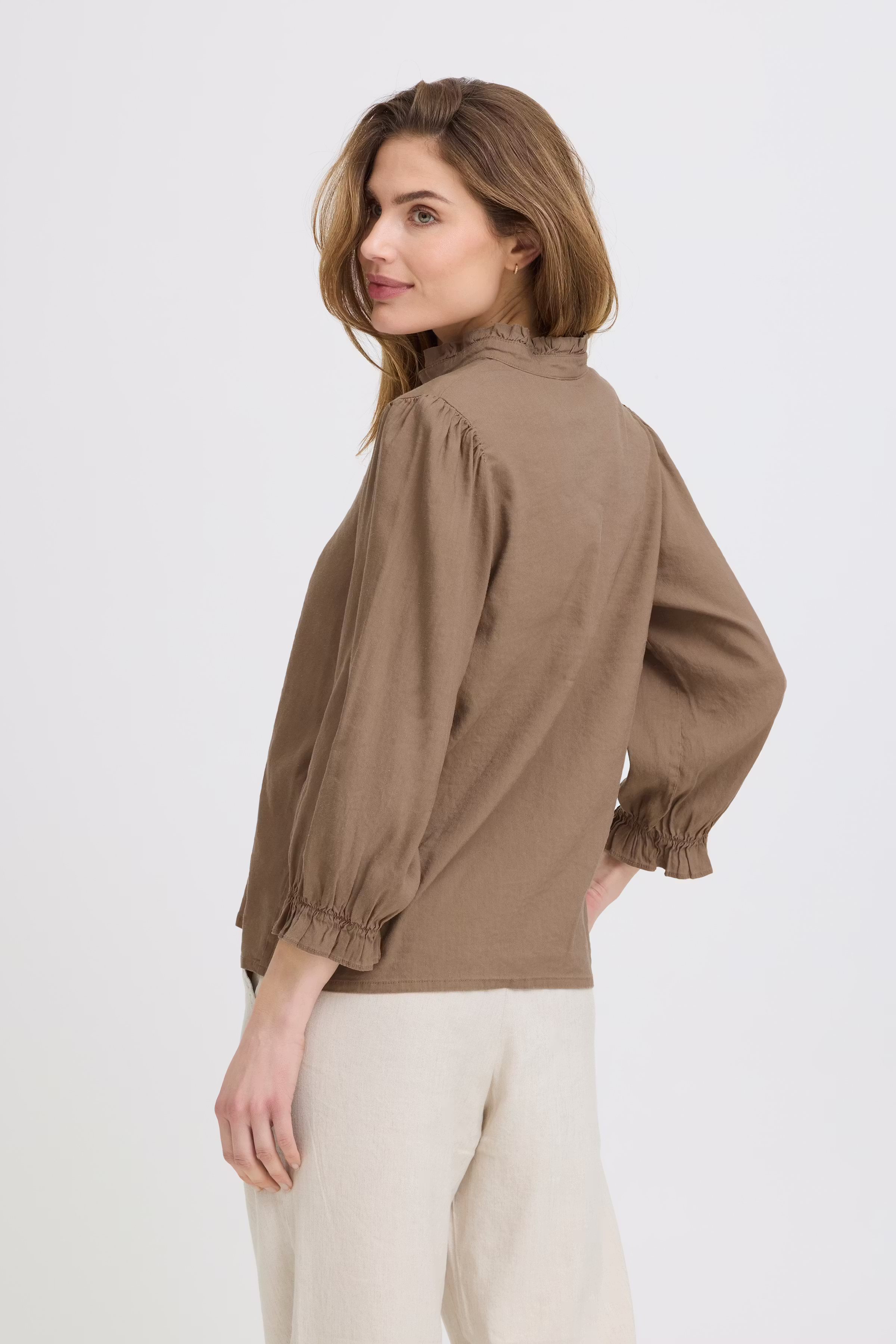 PZLUCA Bluse LOOKBOOK BACK 50210428-181112