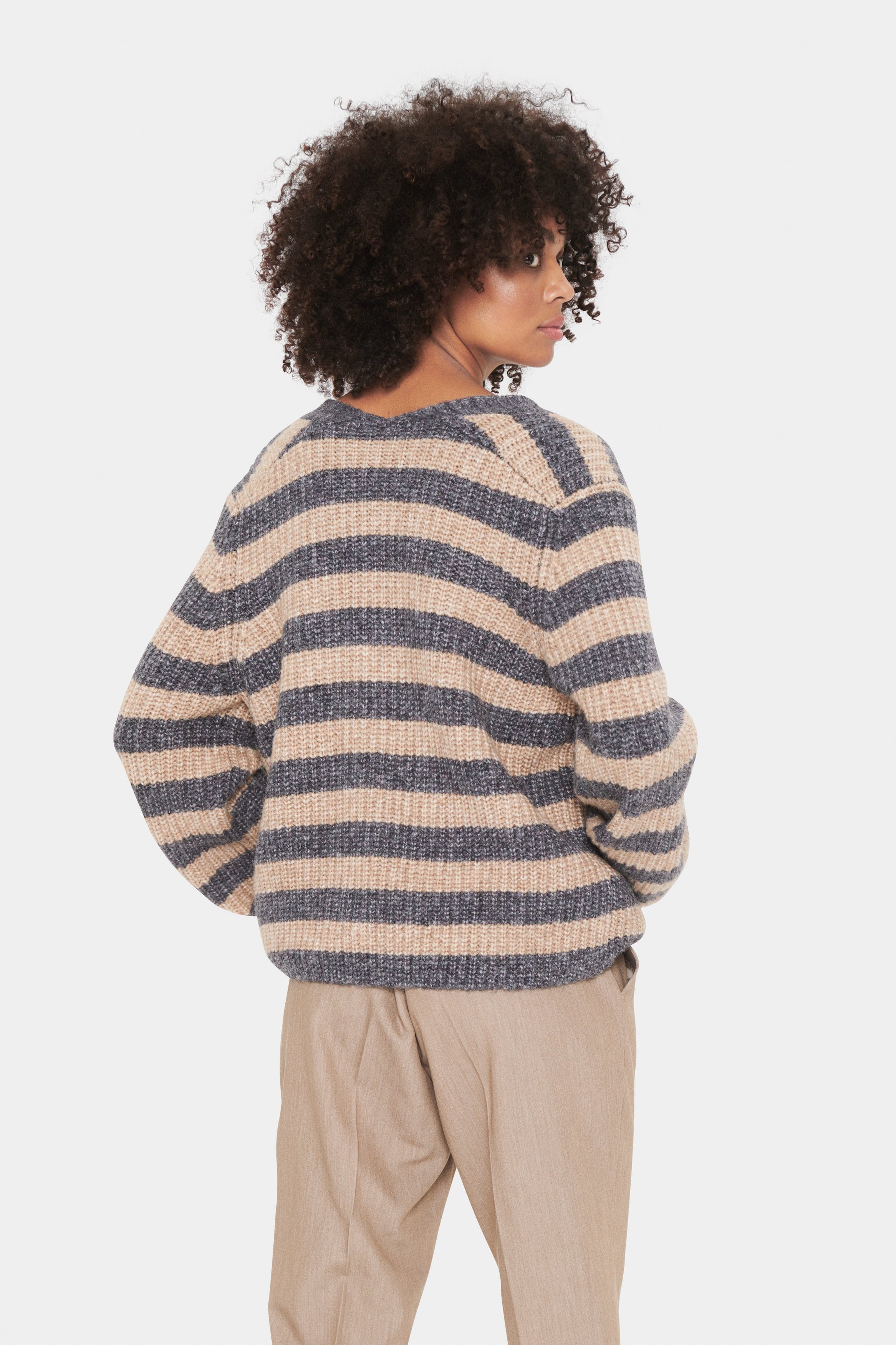 PinaSZ Pullover LOOKBOOK BACK 30512148-193908