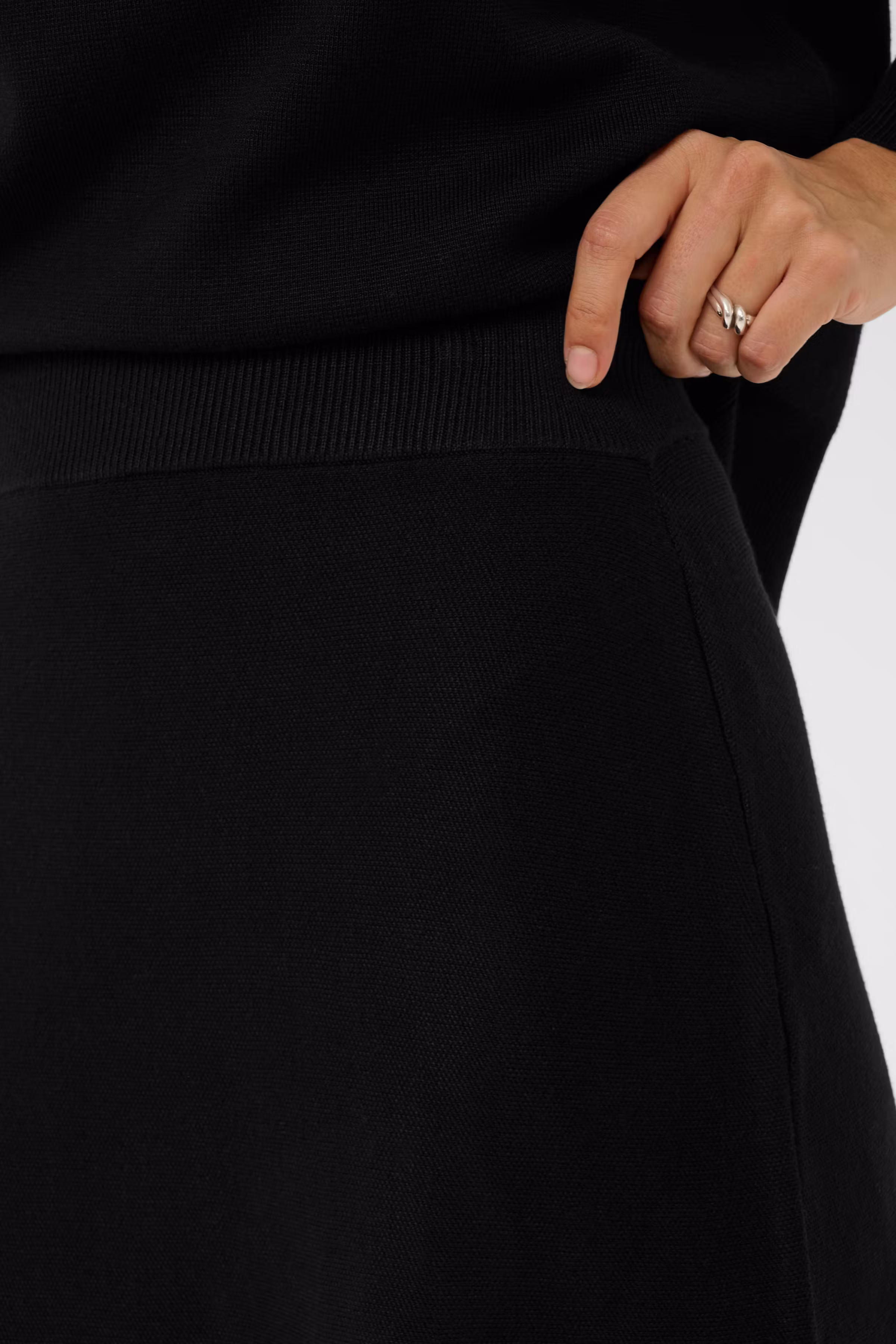 KAmalina Skjørt LOOKBOOK DETAIL 10511111-100121