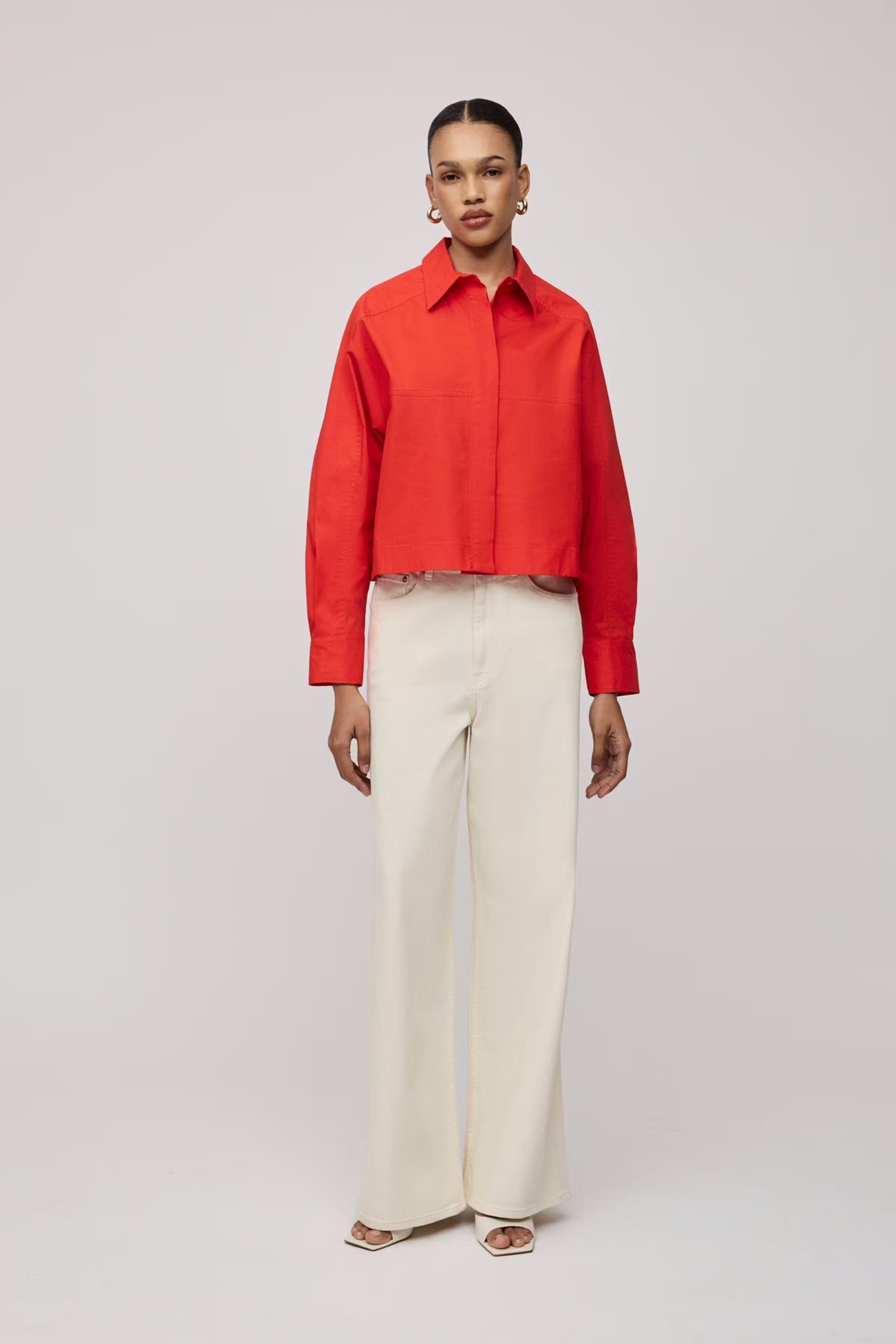 BRITTNEY Bluse LOOKBOOK FRONT 30600489-RE330