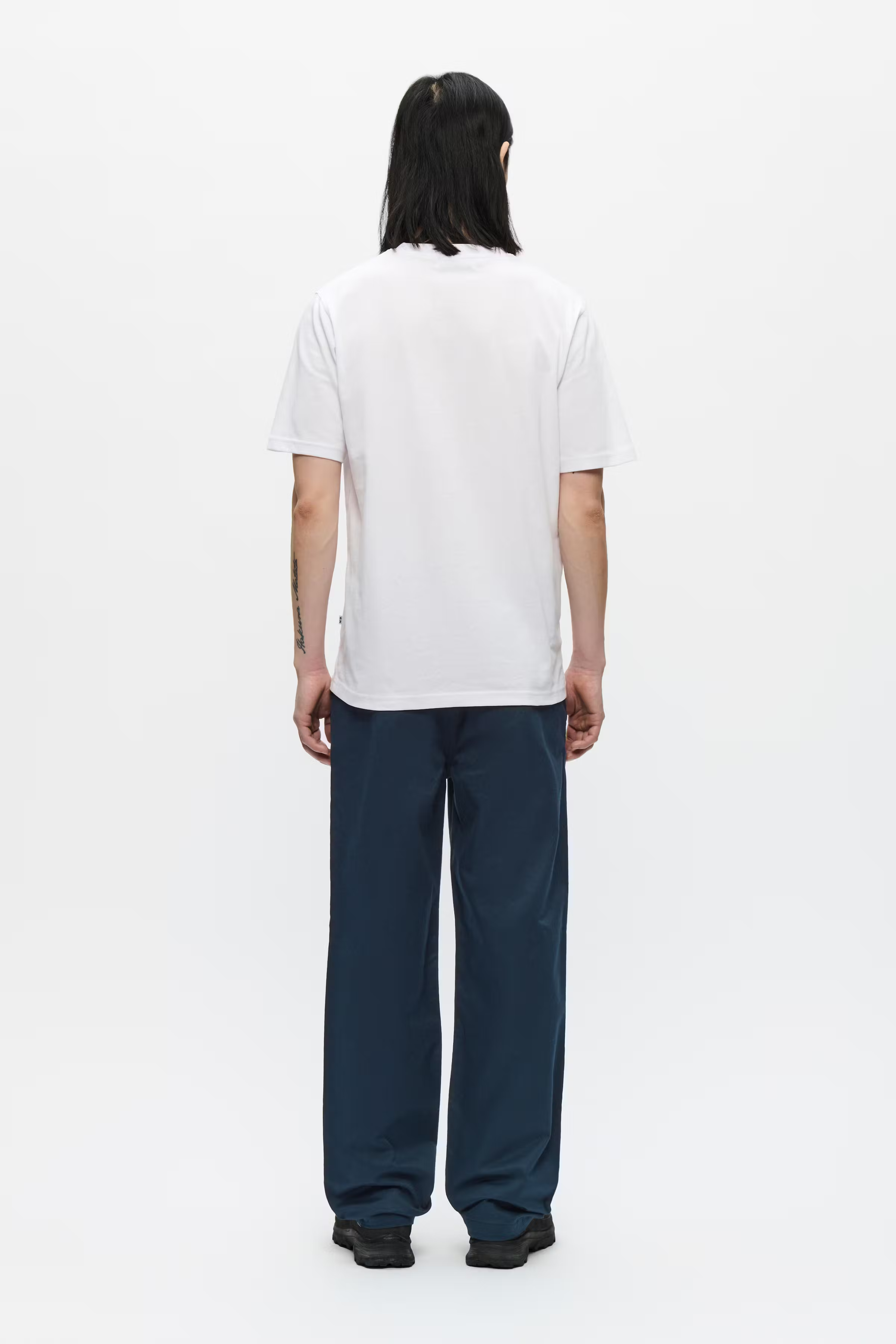 WWEssential T-shirt LOOKBOOK BACK 30250245-110601