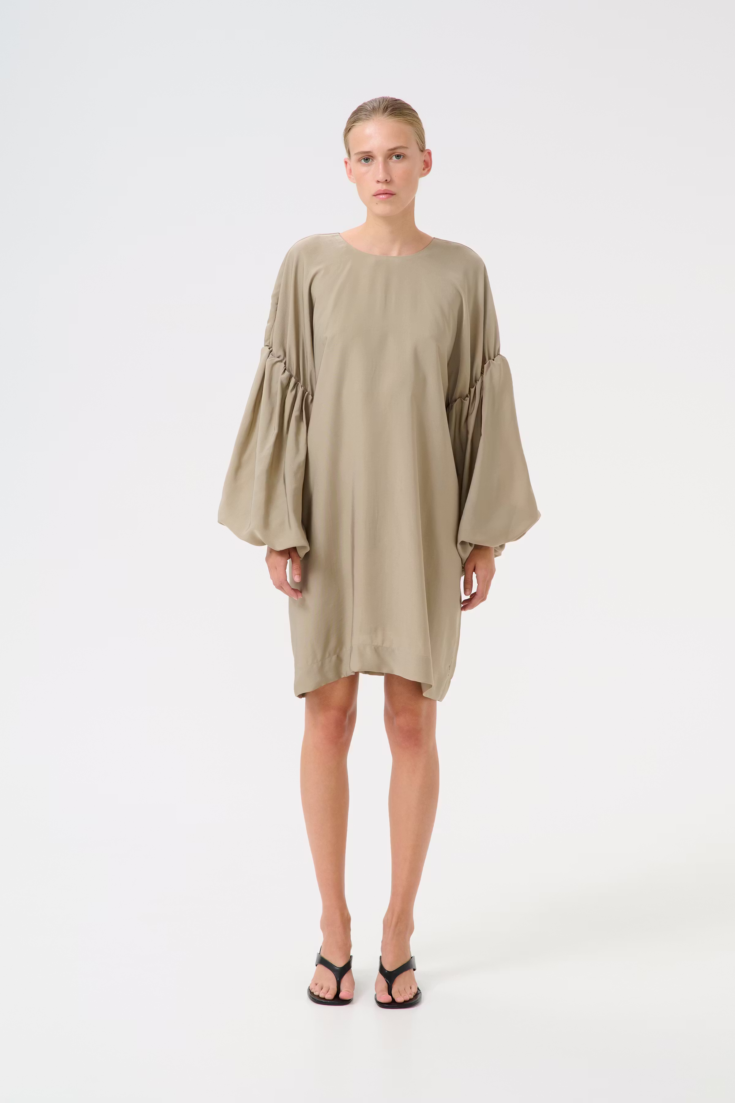 GZmalloon Dress LOOKBOOK FRONT 10910215-170510