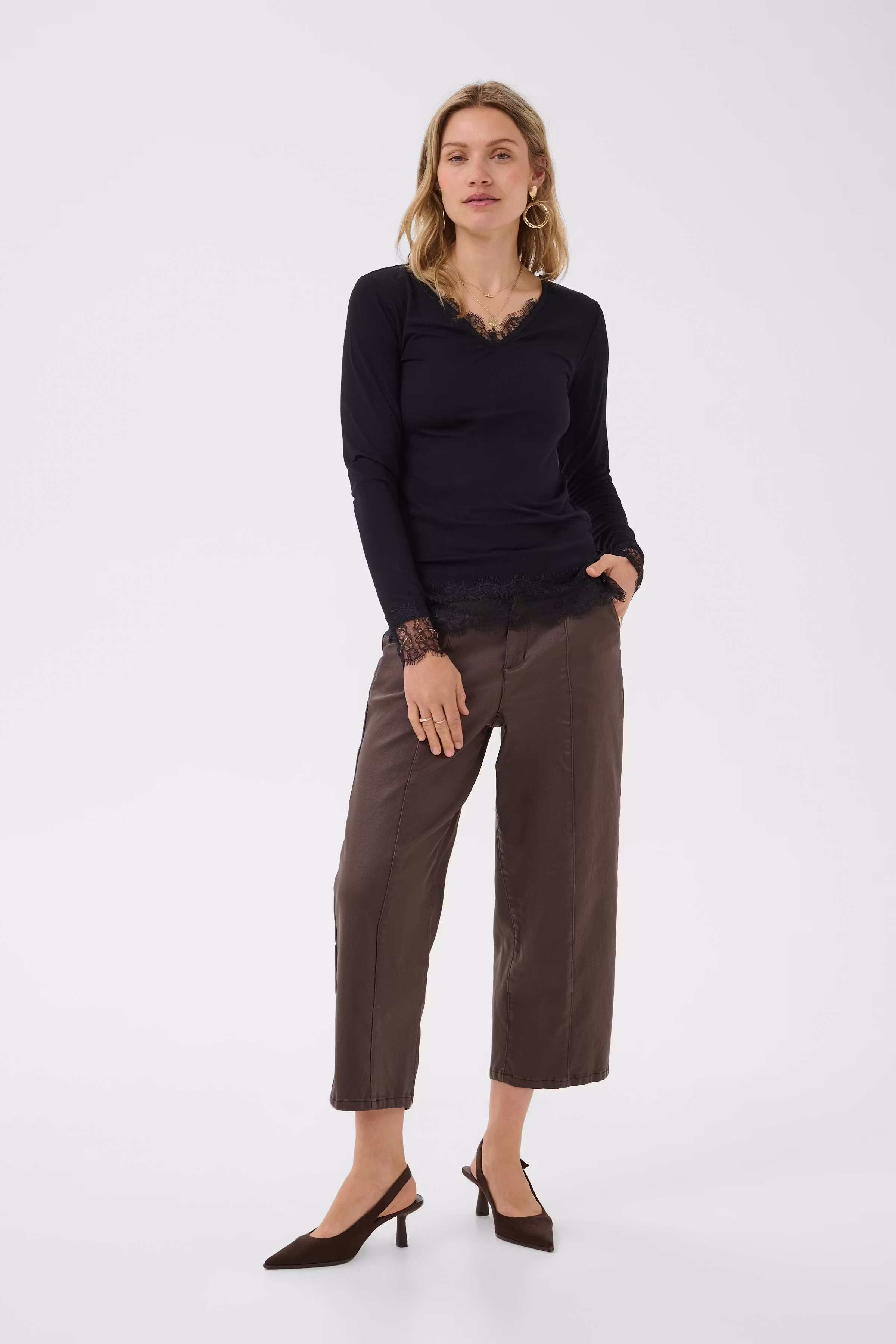 CRAlvaia Top LOOKBOOK FRONT 10615771-100120