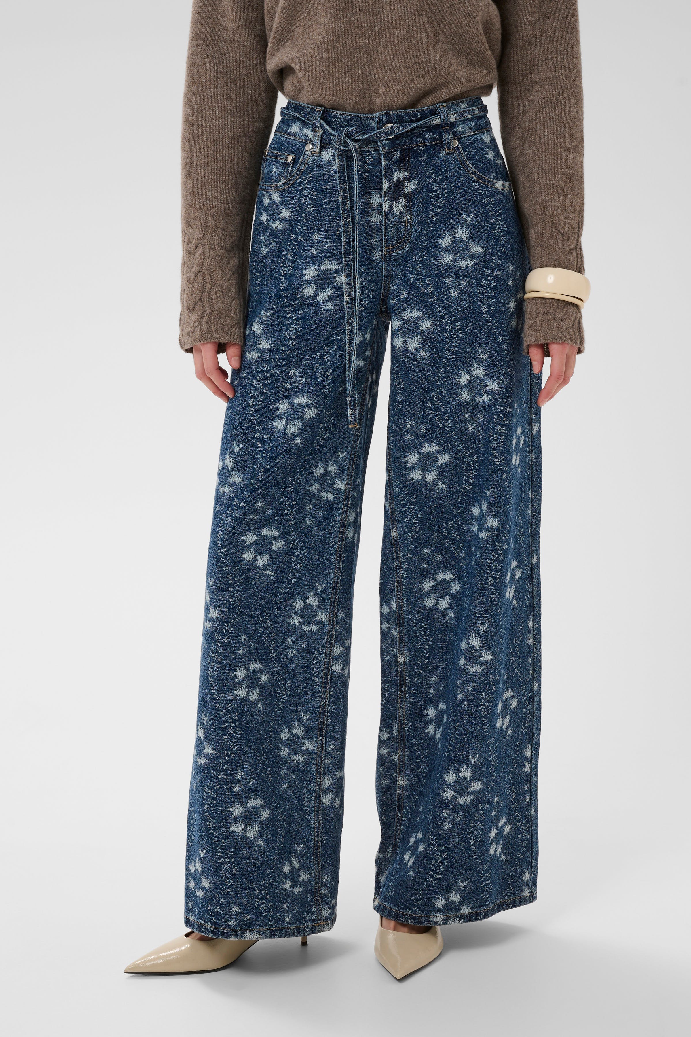 CUjilly Jeans LOOKBOOK FRONT 50112904-500028