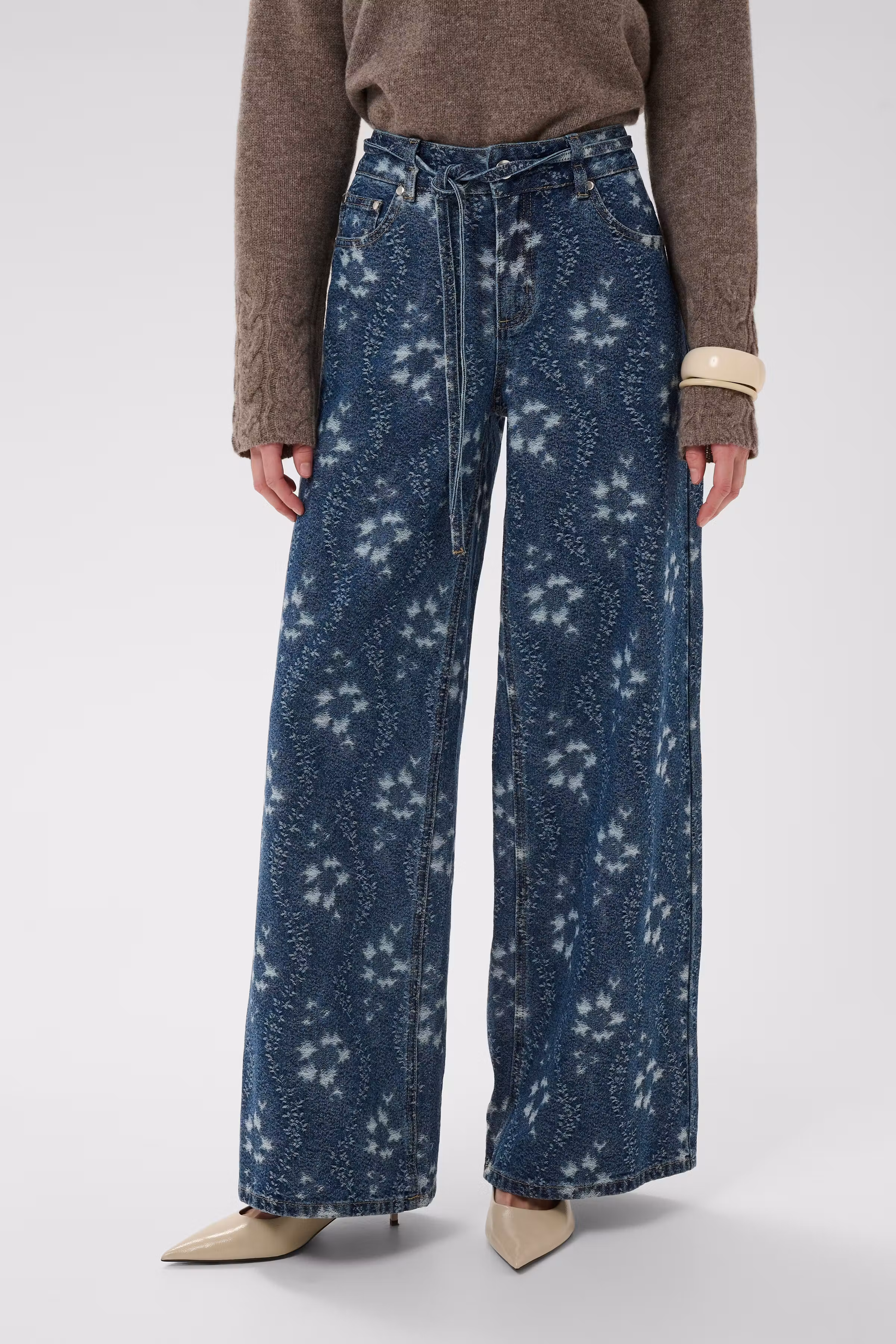 CUjilly Jeans LOOKBOOK FRONT 50112904-500028