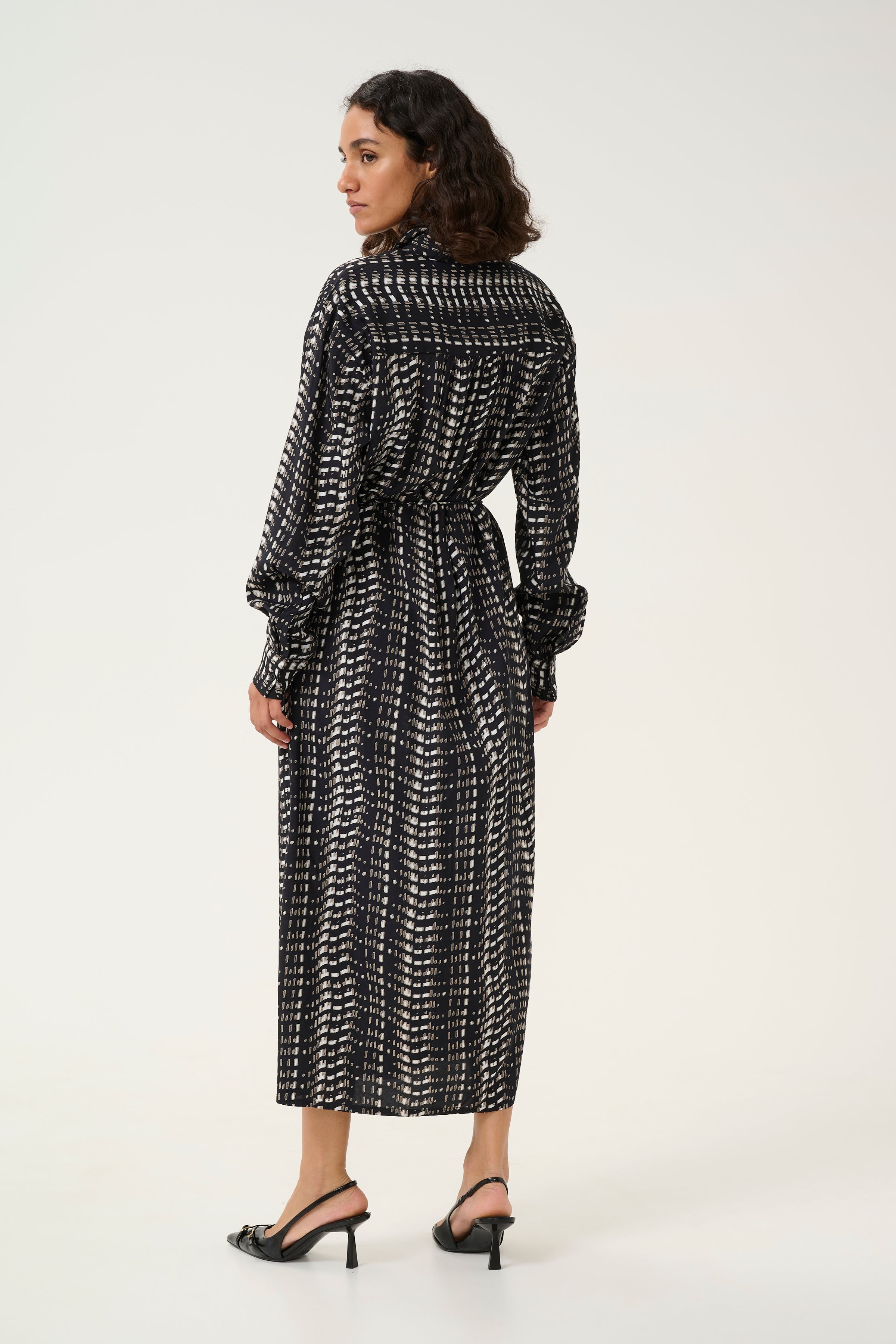 KAalice Dress LOOKBOOK BACK 10509401-106972