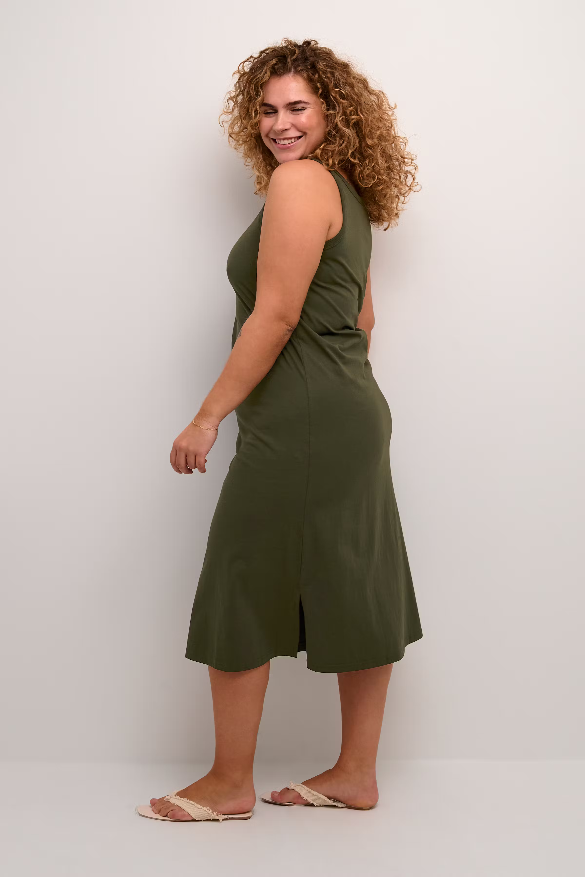 KCdina Klänning LOOKBOOK FRONT 10582343-190414