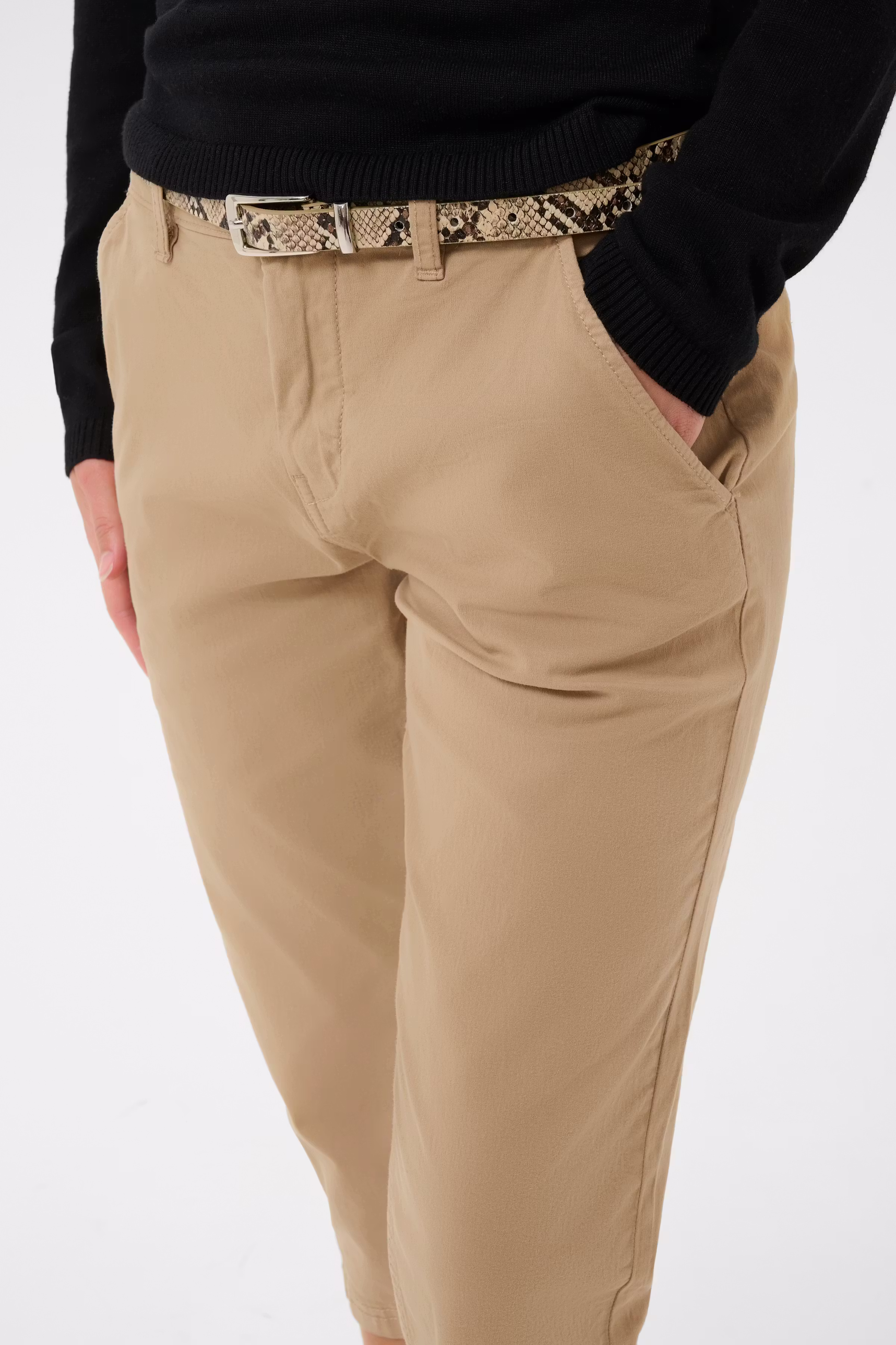 CUbrita Capri Trousers LOOKBOOK DETAIL 50110515-171009