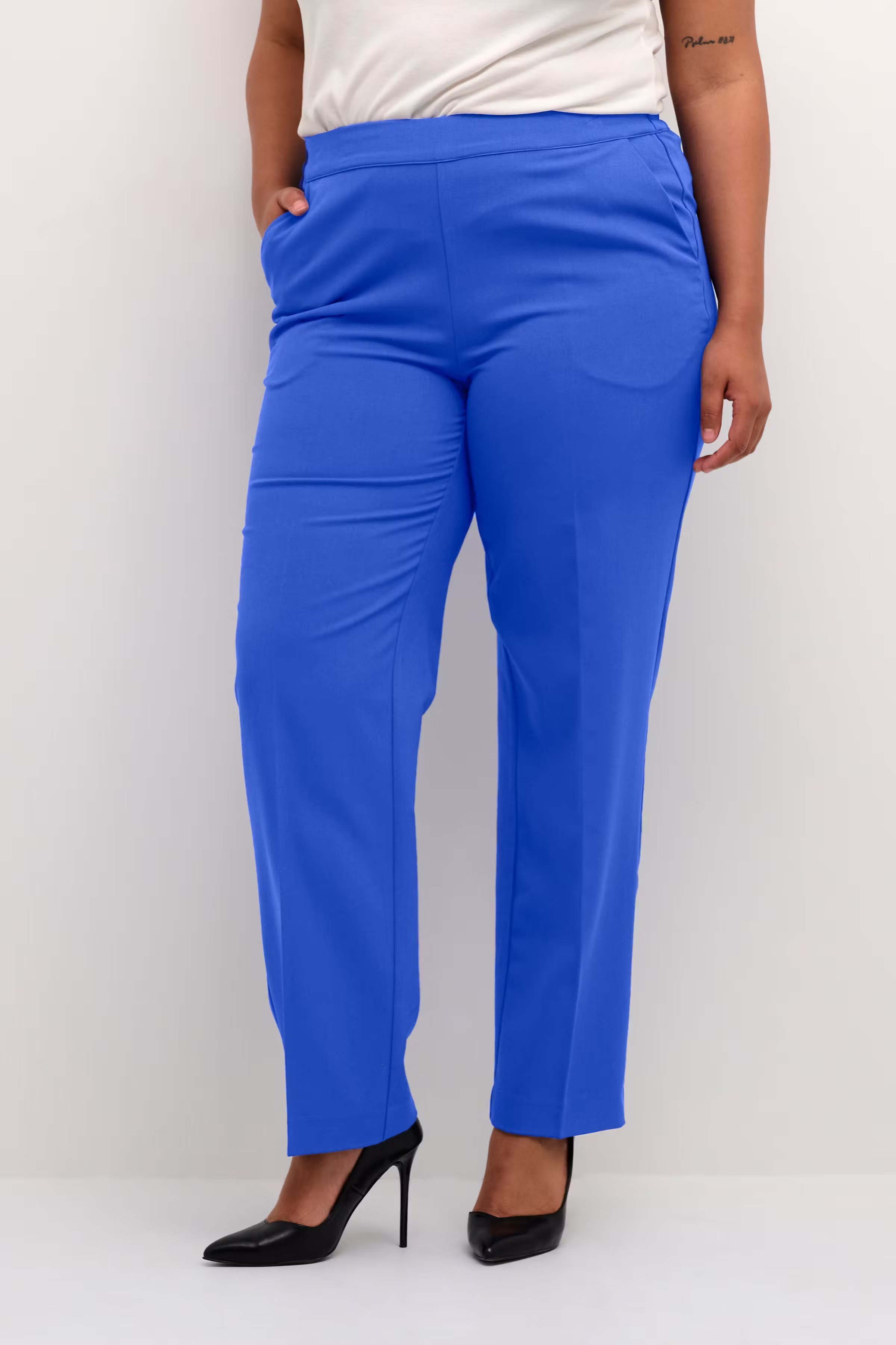 KCsakira Long Pants Suiting LOOKBOOK FRONT 10581088-193951