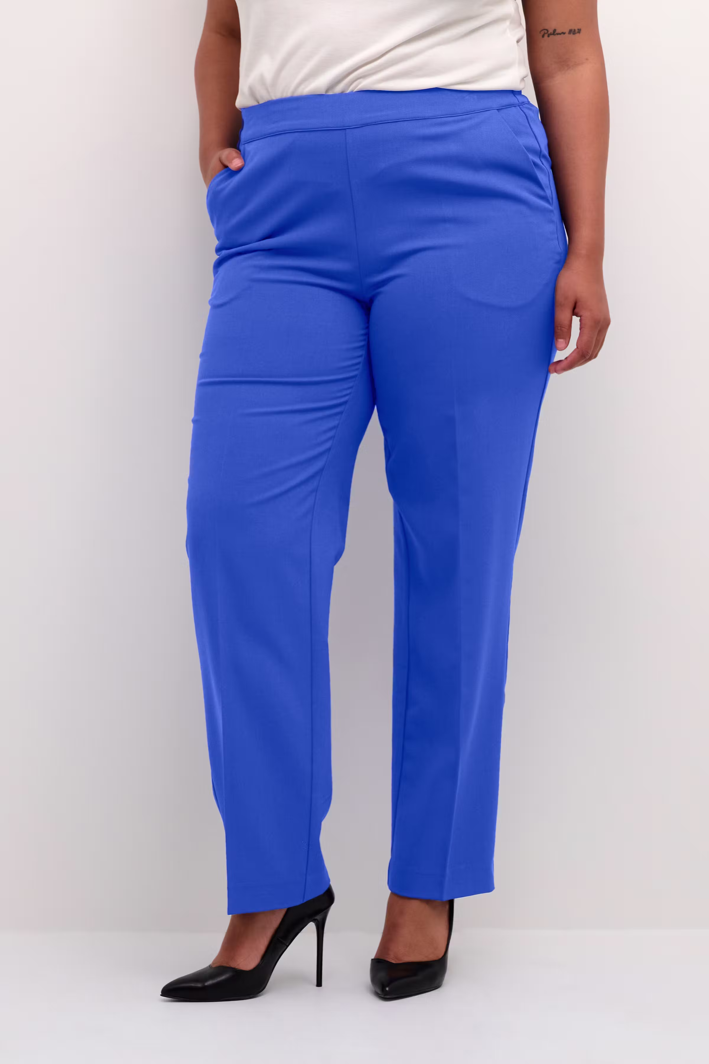 KCsakira Long Pants Suiting LOOKBOOK FRONT 10581088-193951