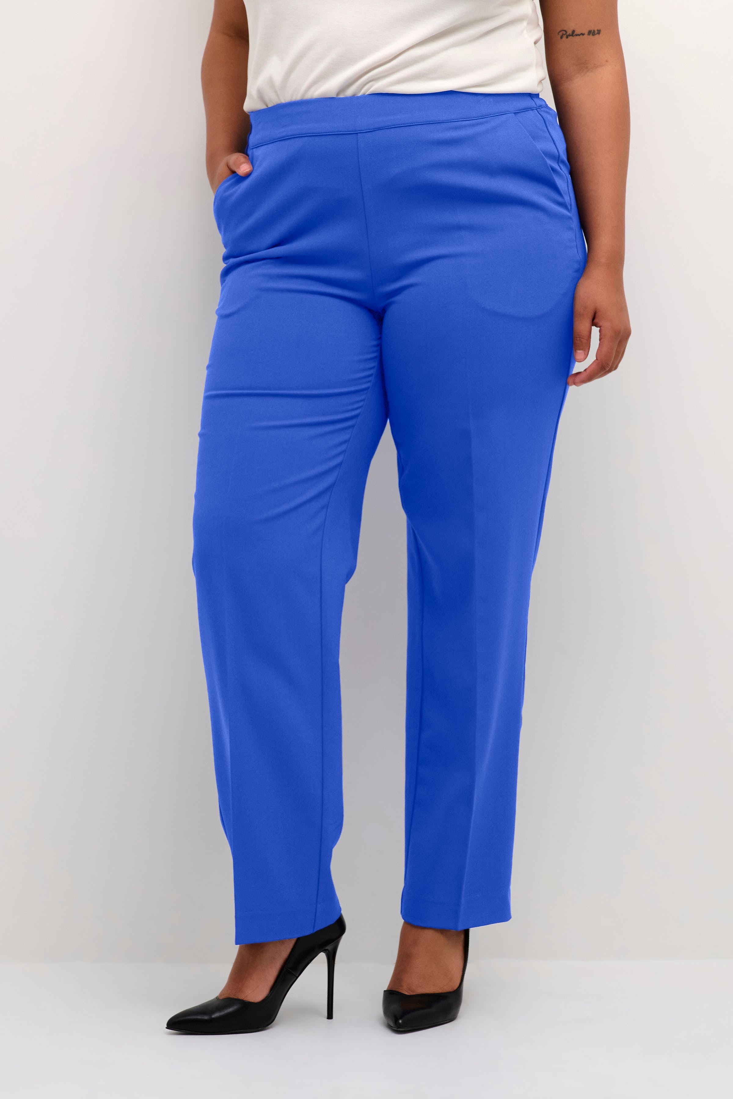 KCsakira Long Pants Suiting LOOKBOOK FRONT 10581088-193951