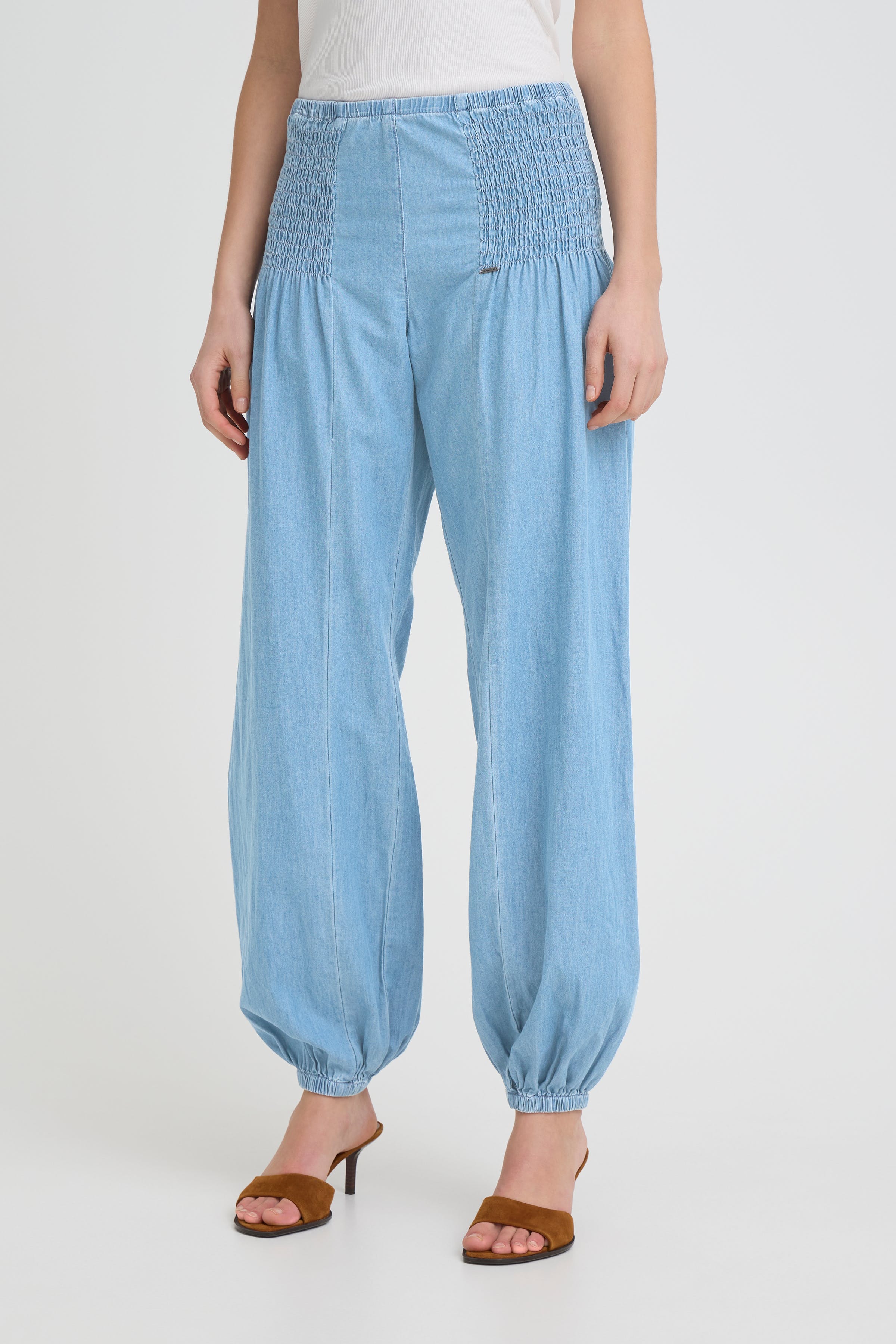 PZJILL Byxor LOOKBOOK FRONT 50200327-200008