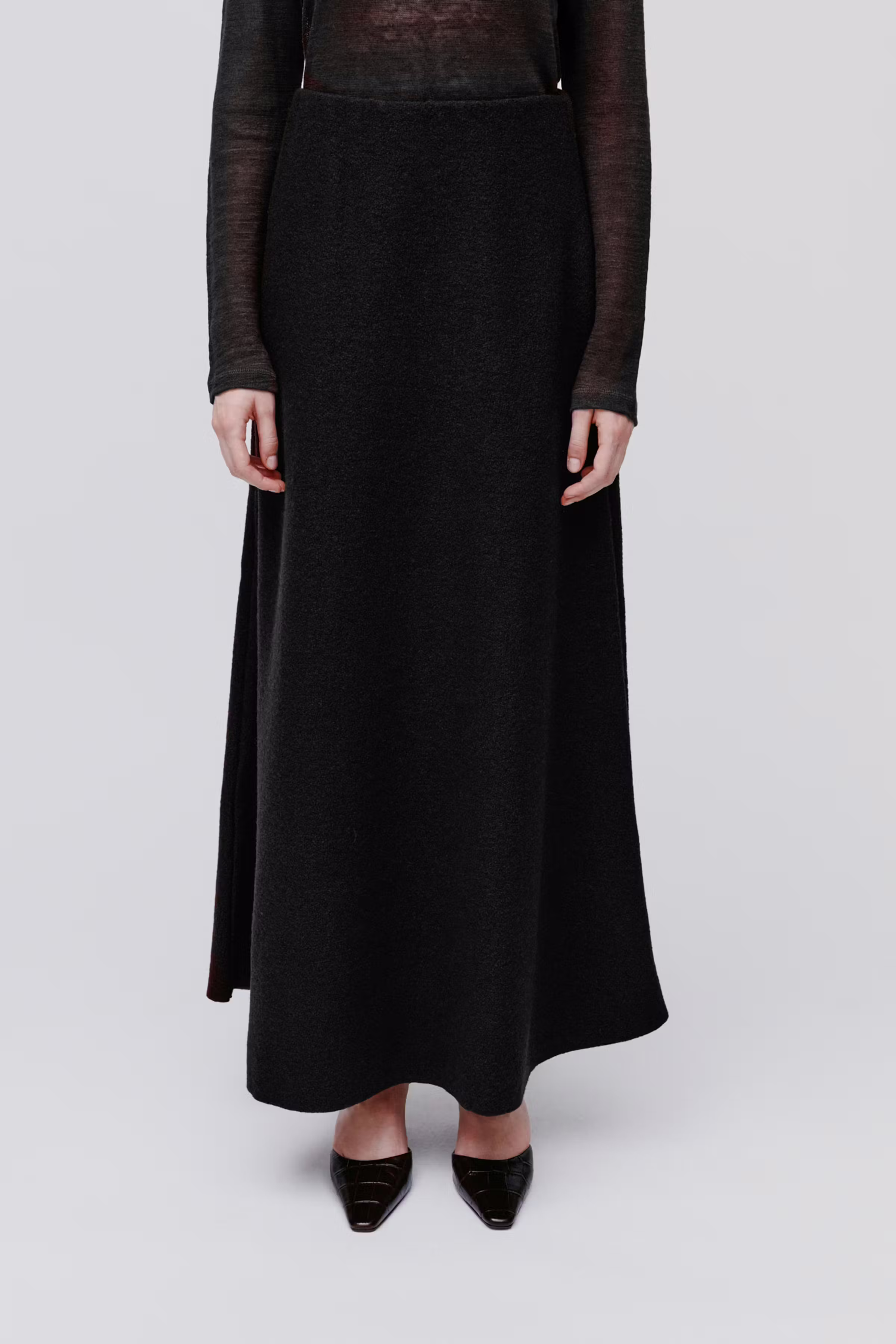 IOSABRINA Kjol LOOKBOOK FRONT 30600650-BK999