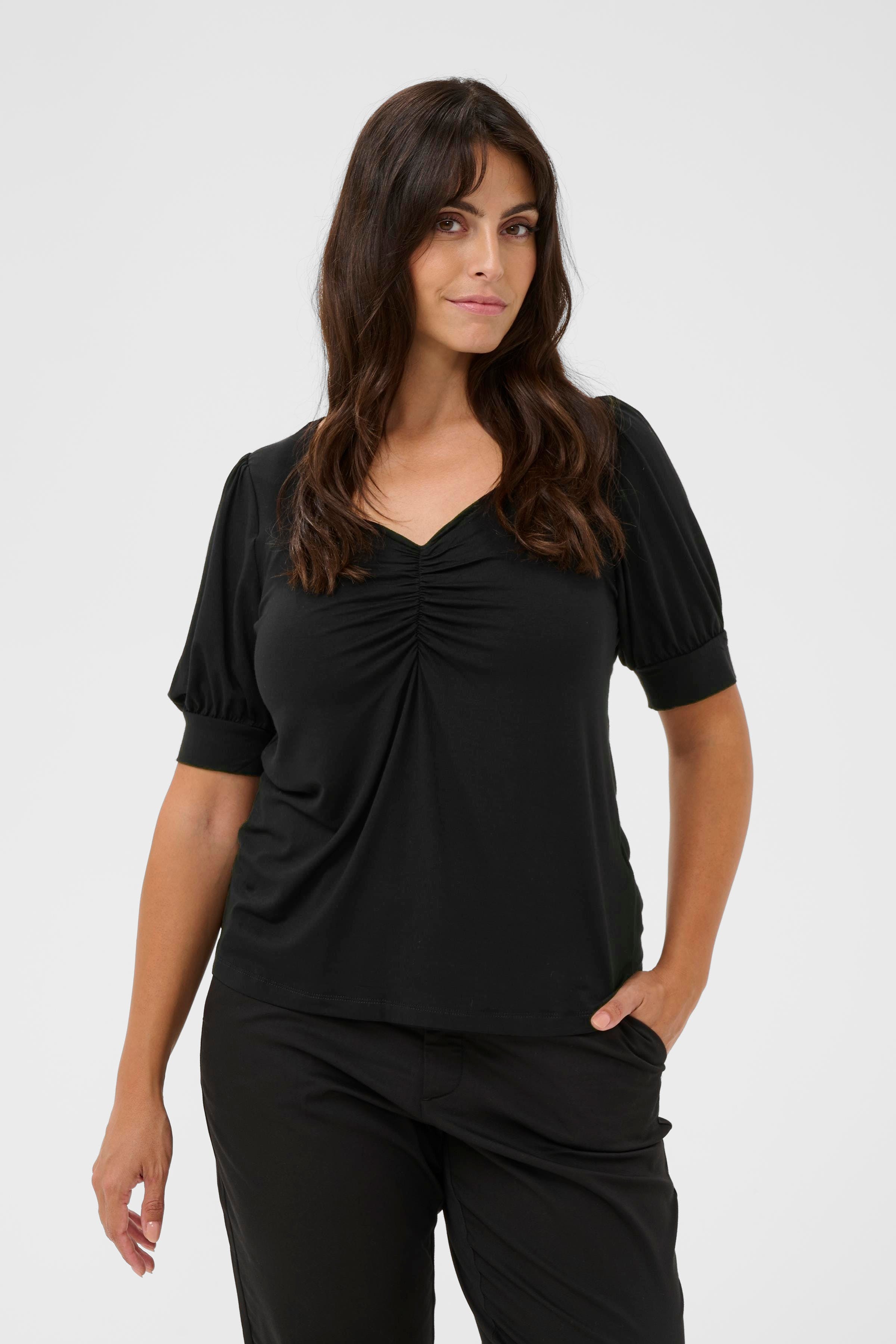 KCsissy T-Shirt LOOKBOOK FRONT 10581401-100121