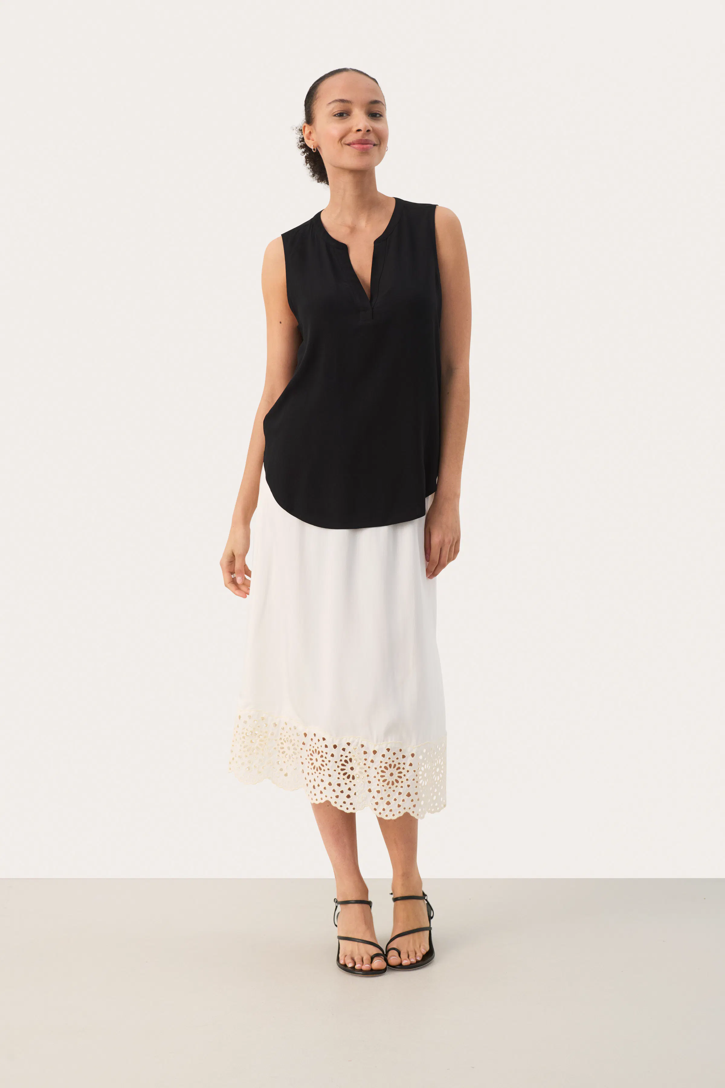 AndiaPW Top LOOKBOOK FRONT 30308317-194008