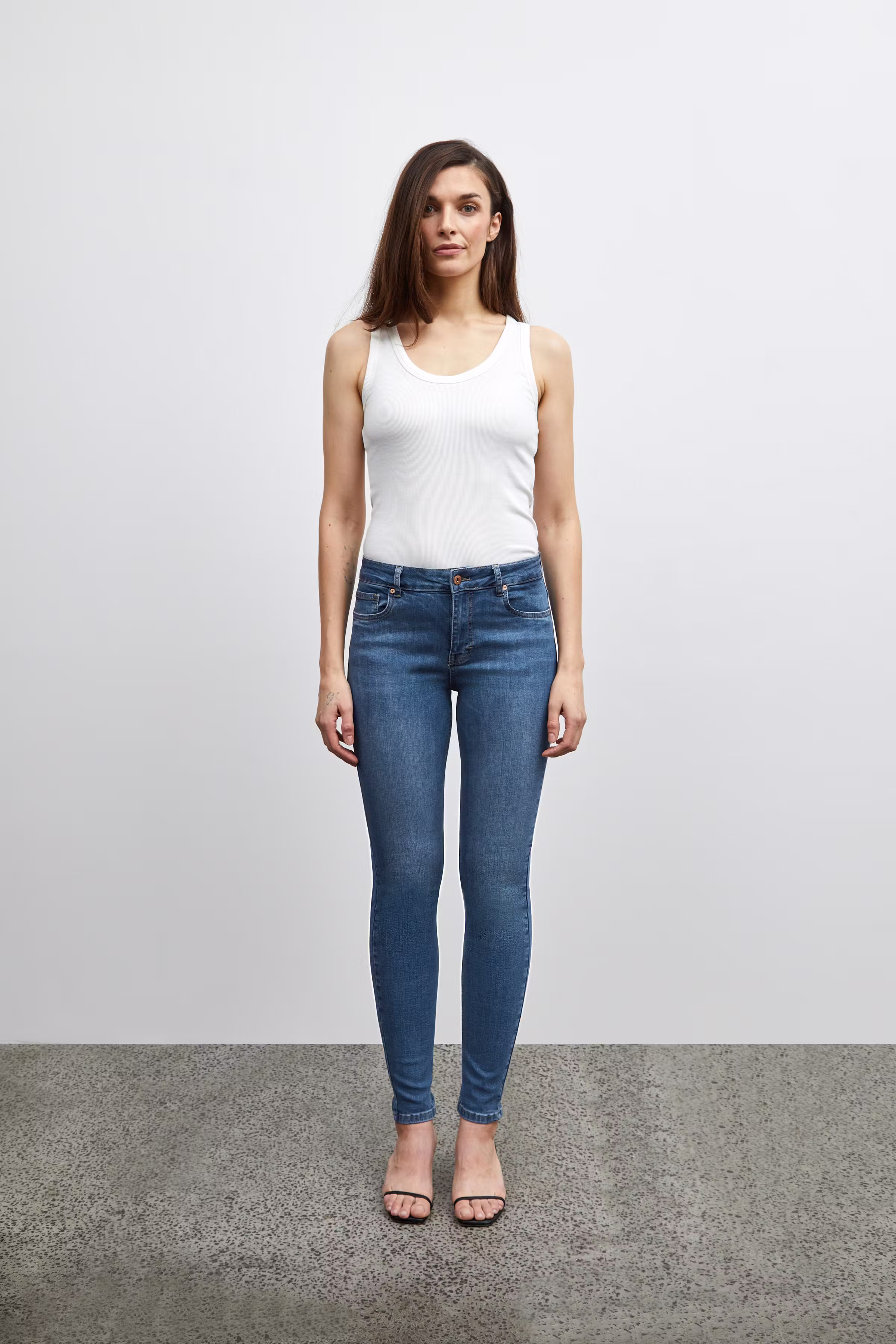 PZJOY HW Jeans Skinny Leg LOOKBOOK FRONT 50206645-200005